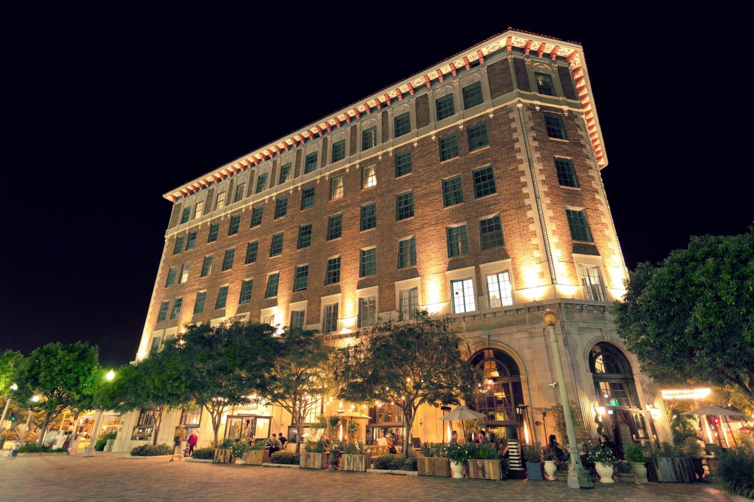 Das Culver Hotel — 1