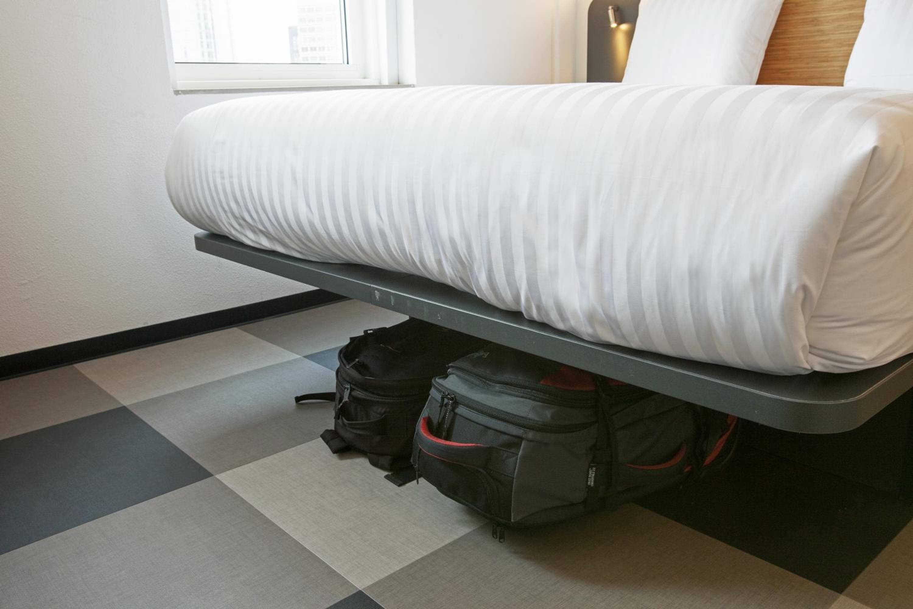 easyHotel Amsterdam Arena Boulevard — 23