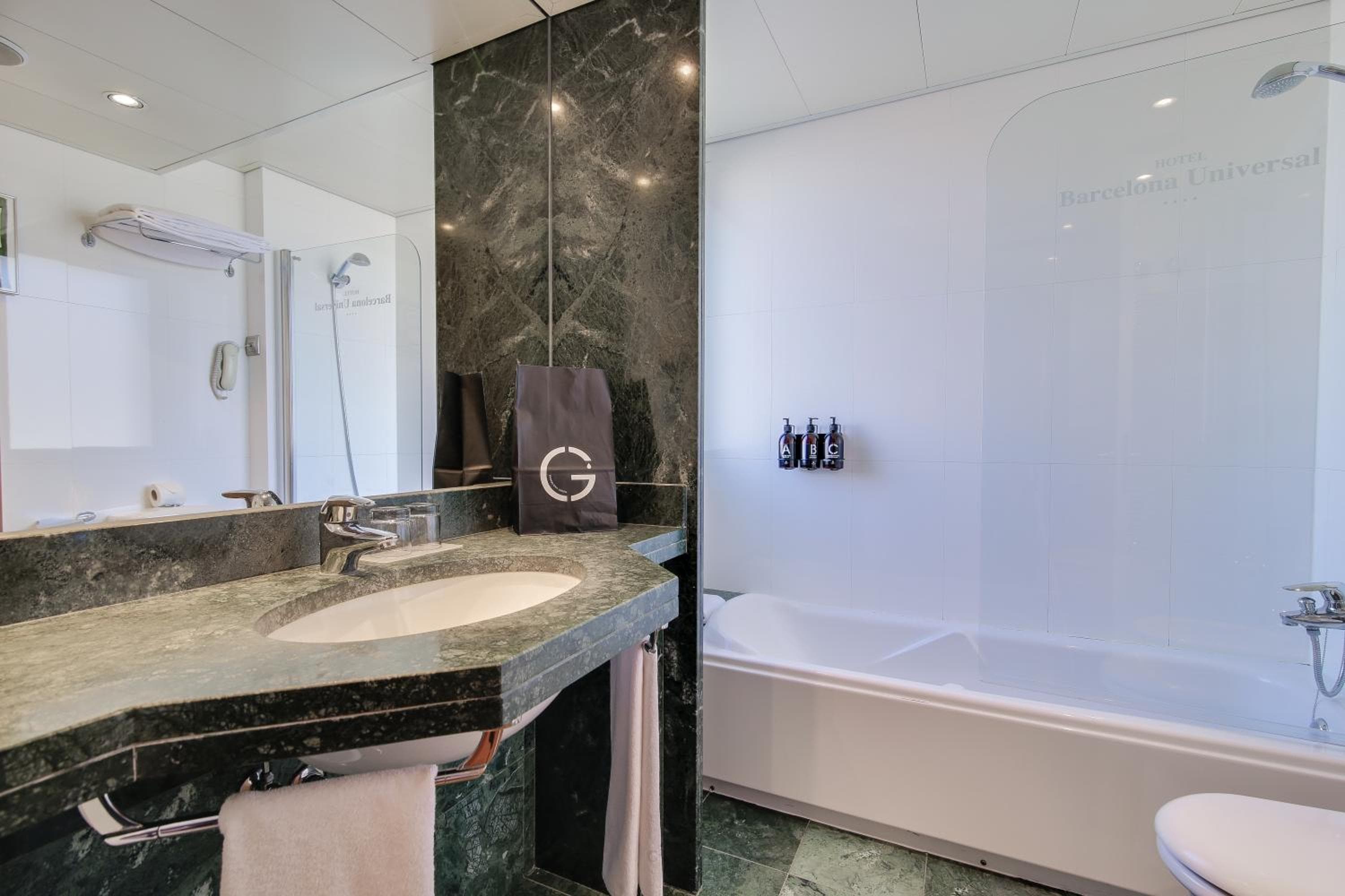 Hotel Barcelona Universal — 21
