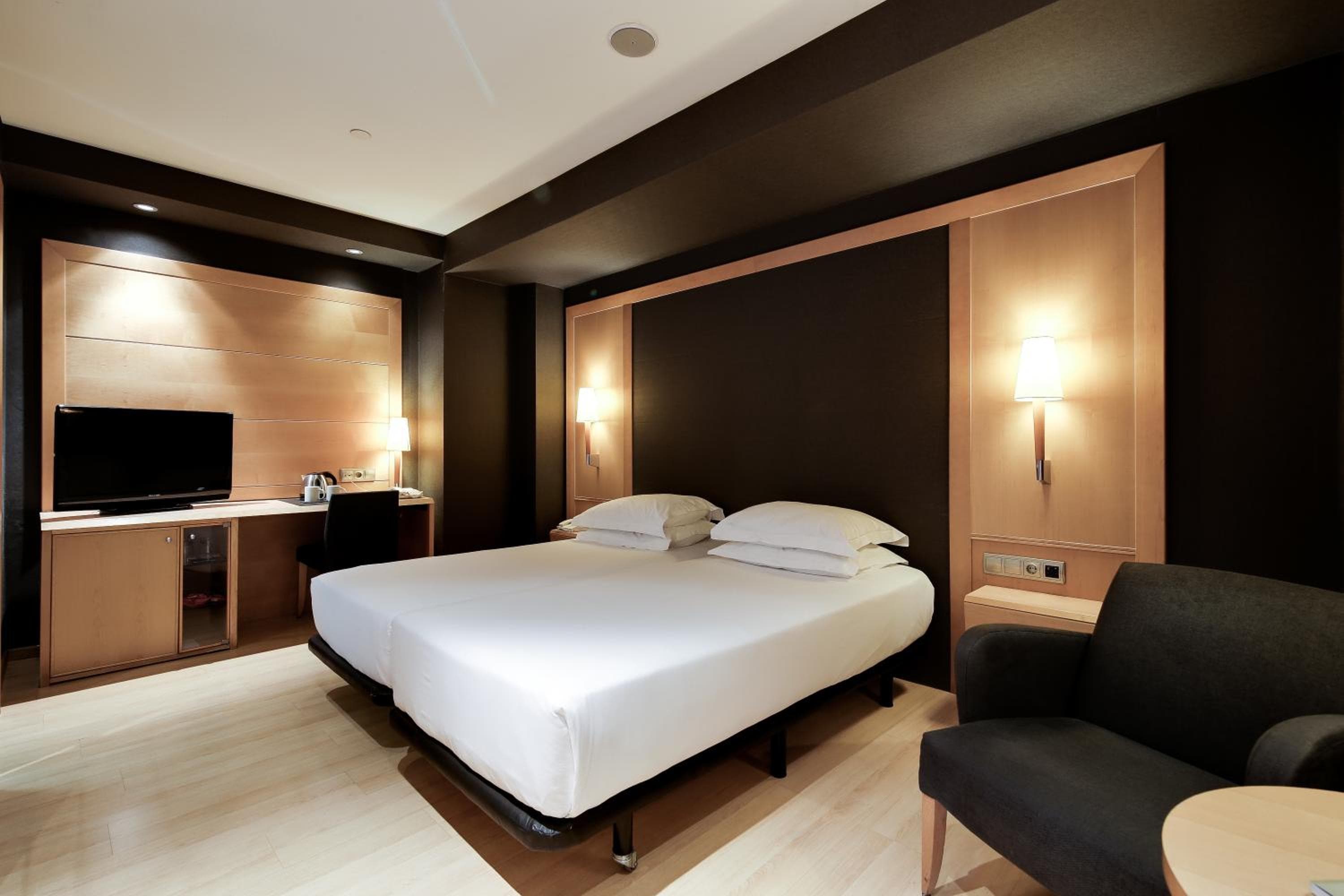 Hotel Barcelona Universal — 2