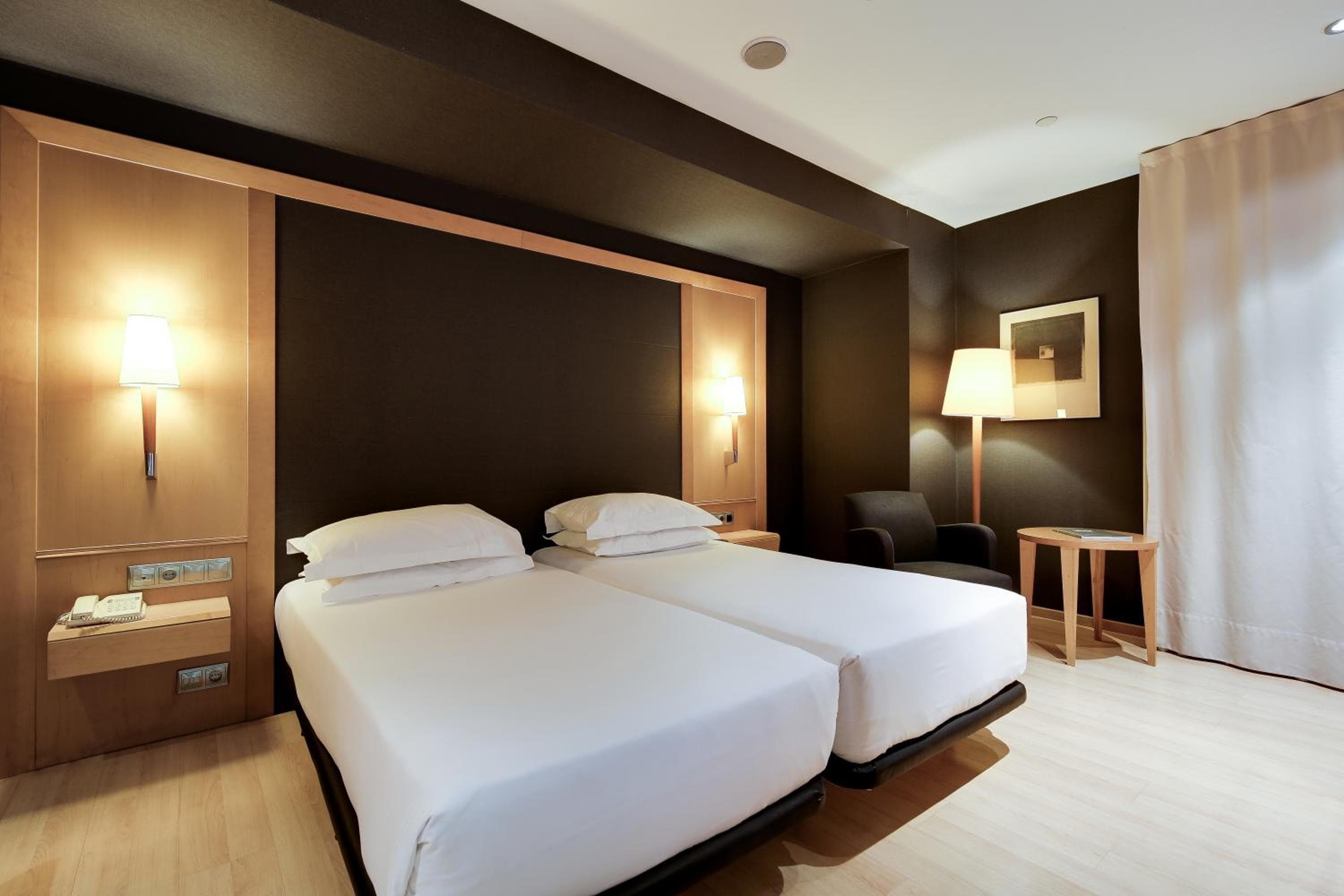 Hotel Barcelona Universal — 25