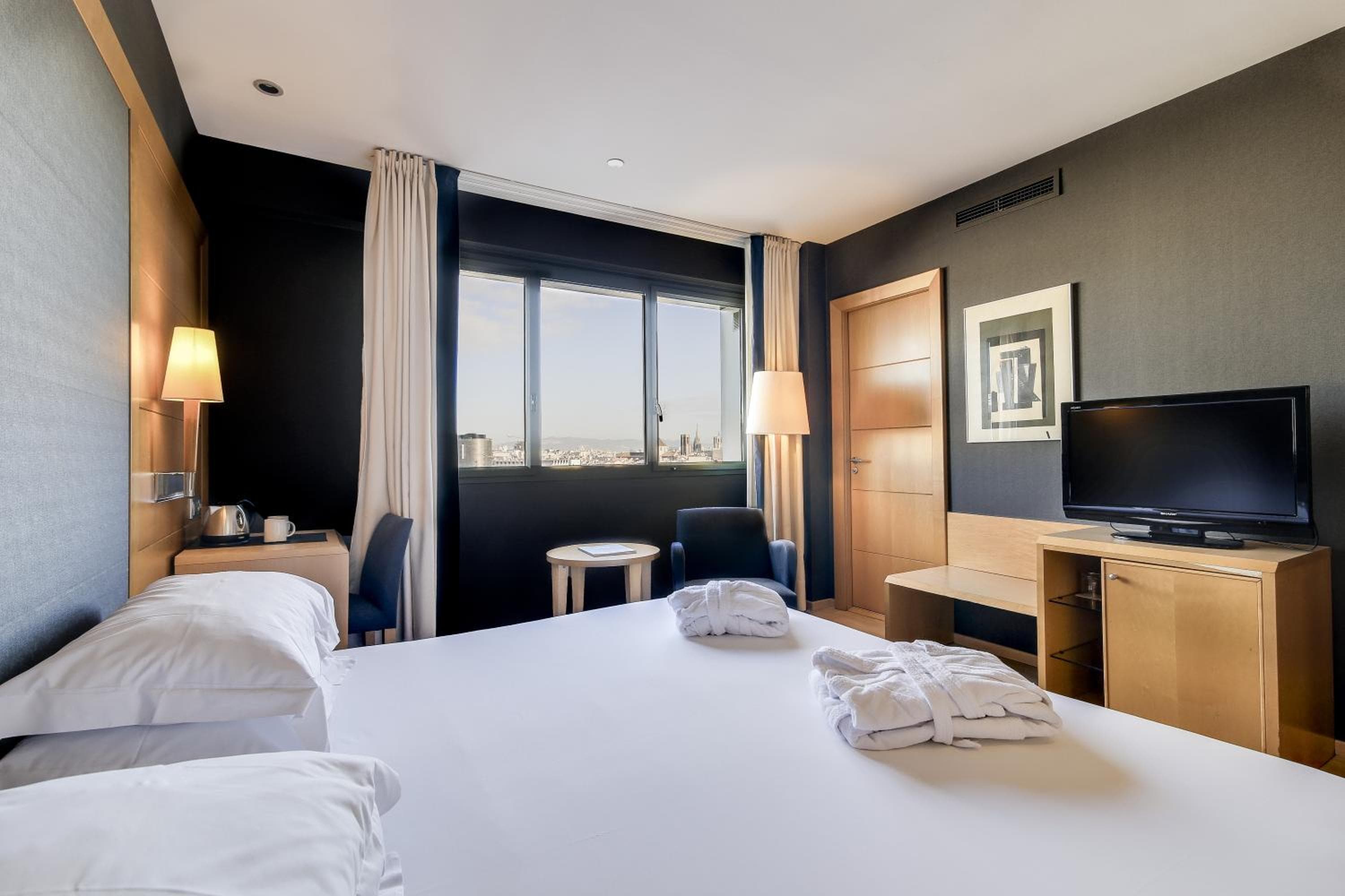 Hotel Barcelona Universal — 30