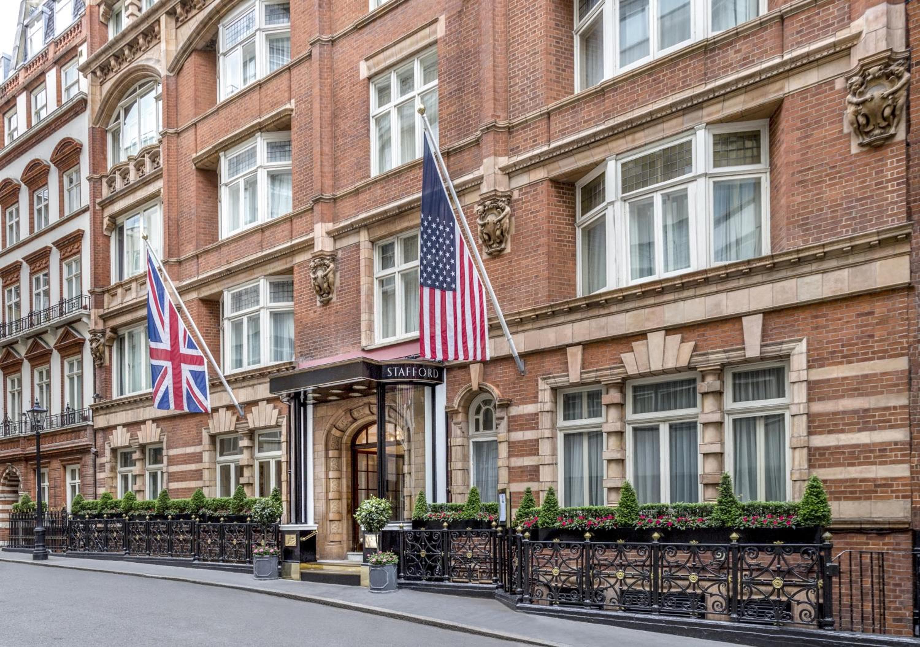 Das Stafford London — 1