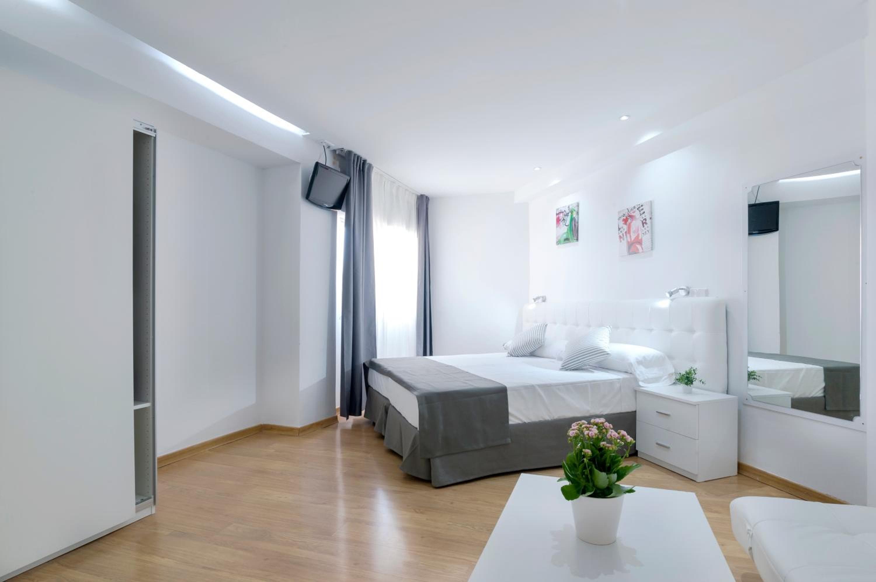 Boutique Urban Madrid Génova — 11