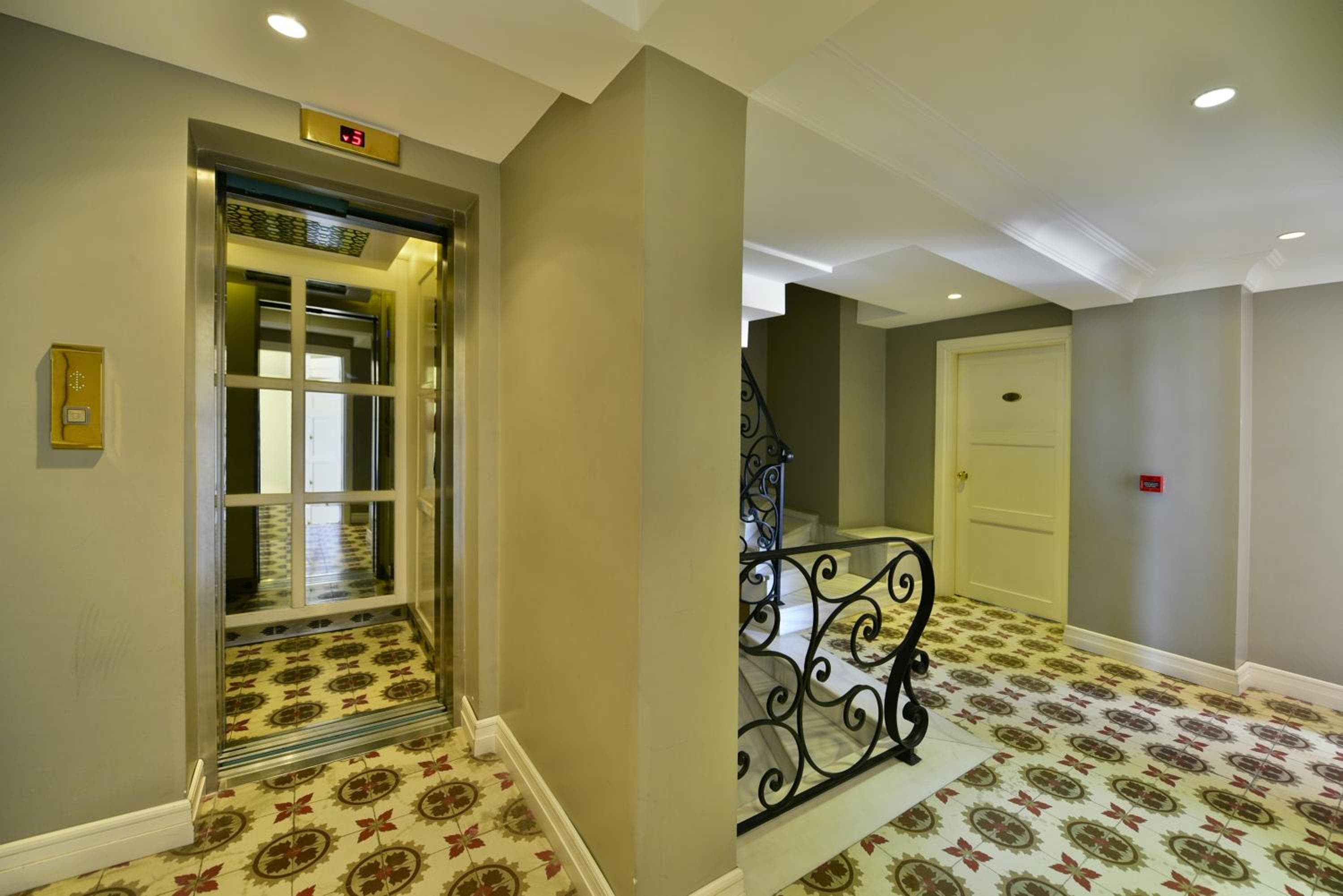 Agora Life Hotel - Classe speciale — 15