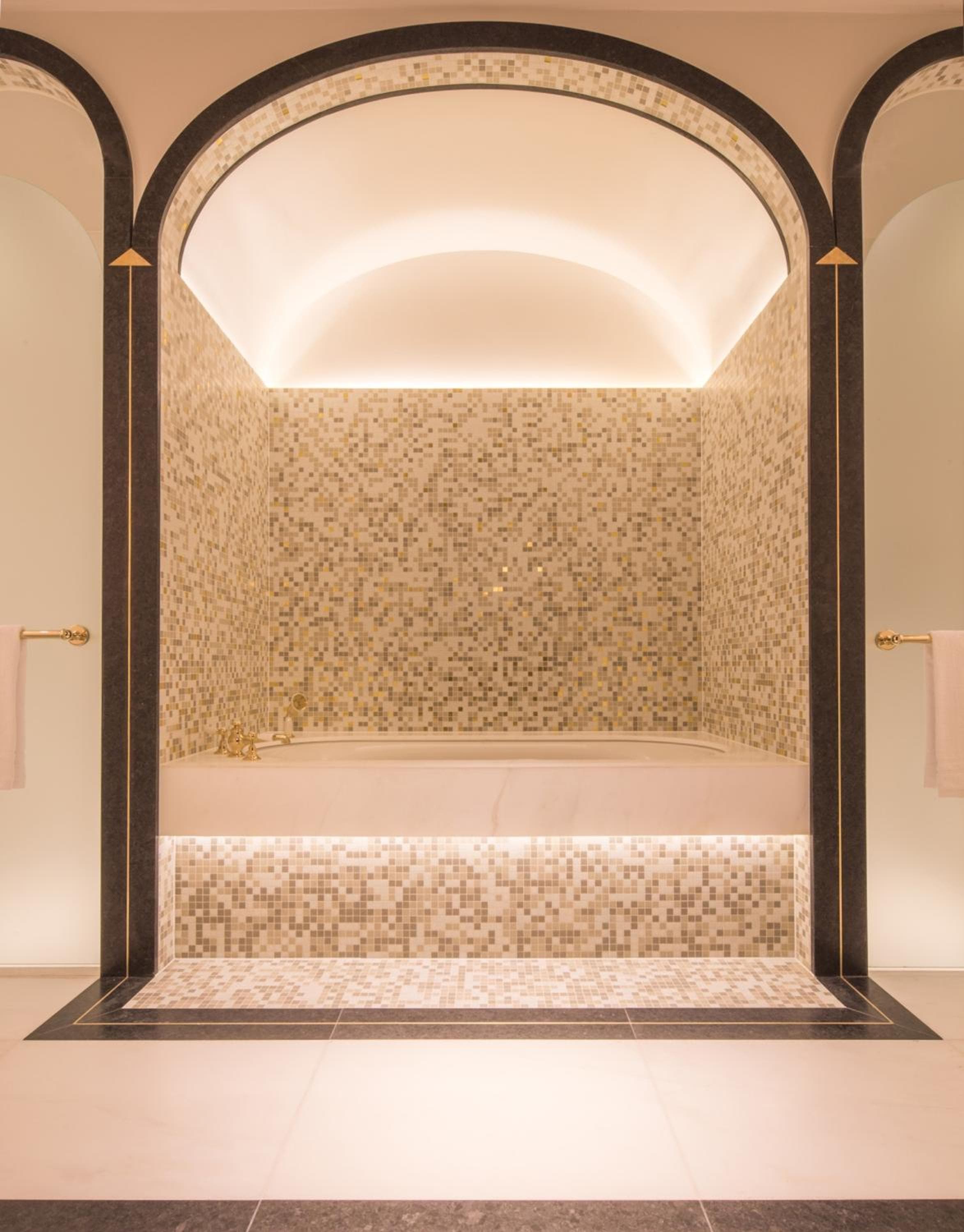 Four Seasons Hotel London am Tower Bridge — 12