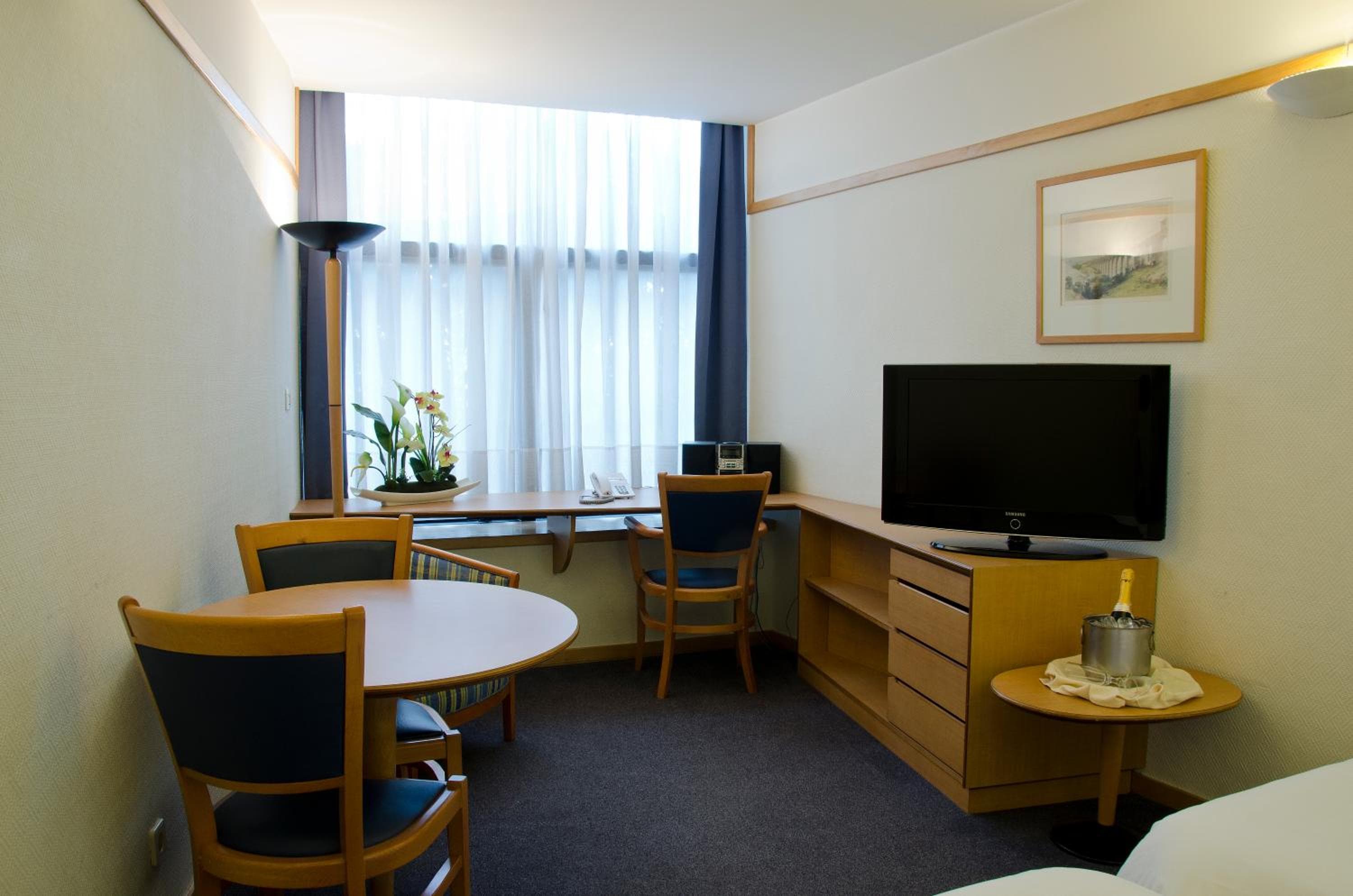 Apartotel VIP Ejecutivo Edén — 25