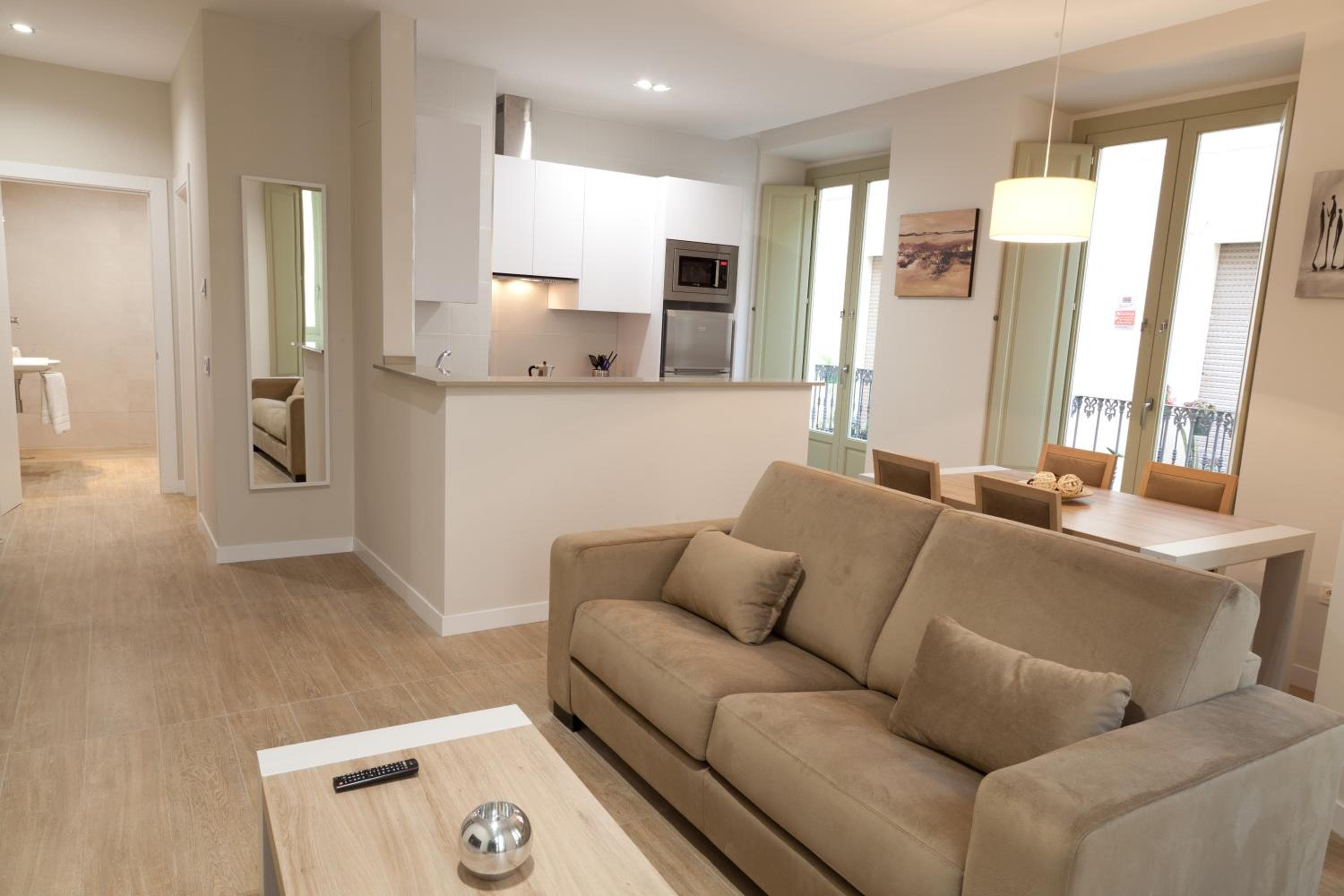 Apartamentos Pinar Malaga Centro — 4