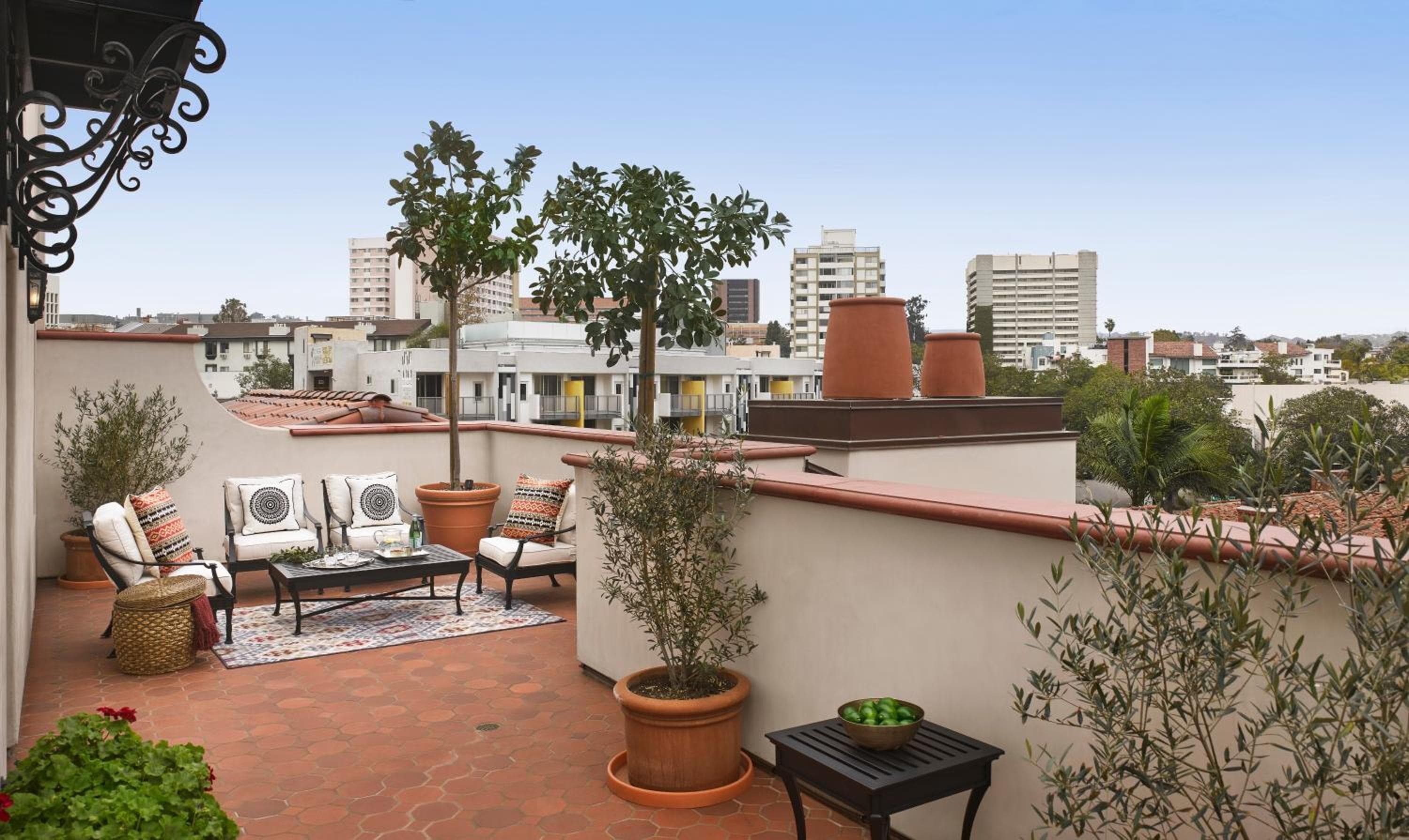 Plaza la Reina — 2
