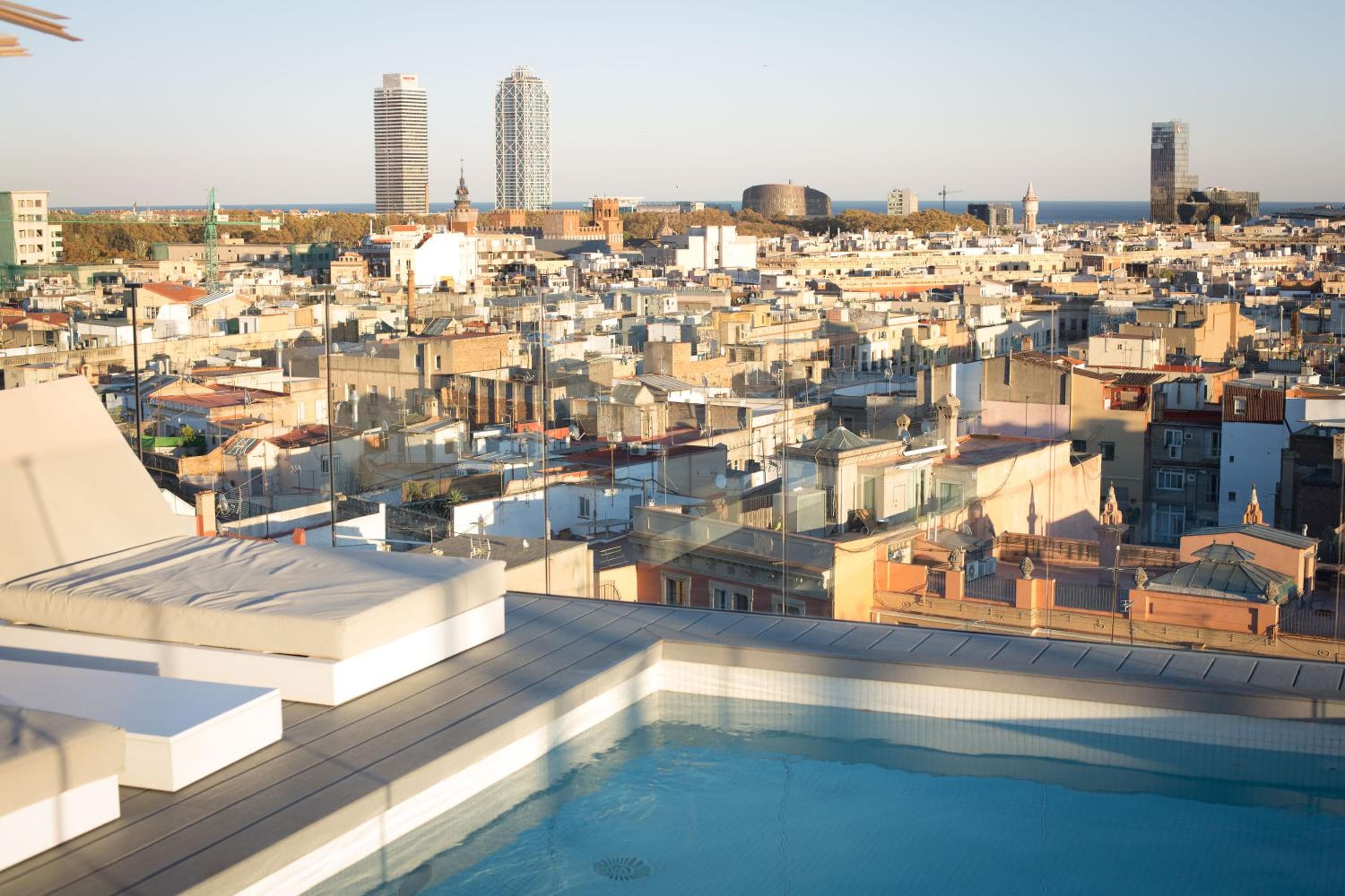 Yurban Trafalgar Hotel — 1