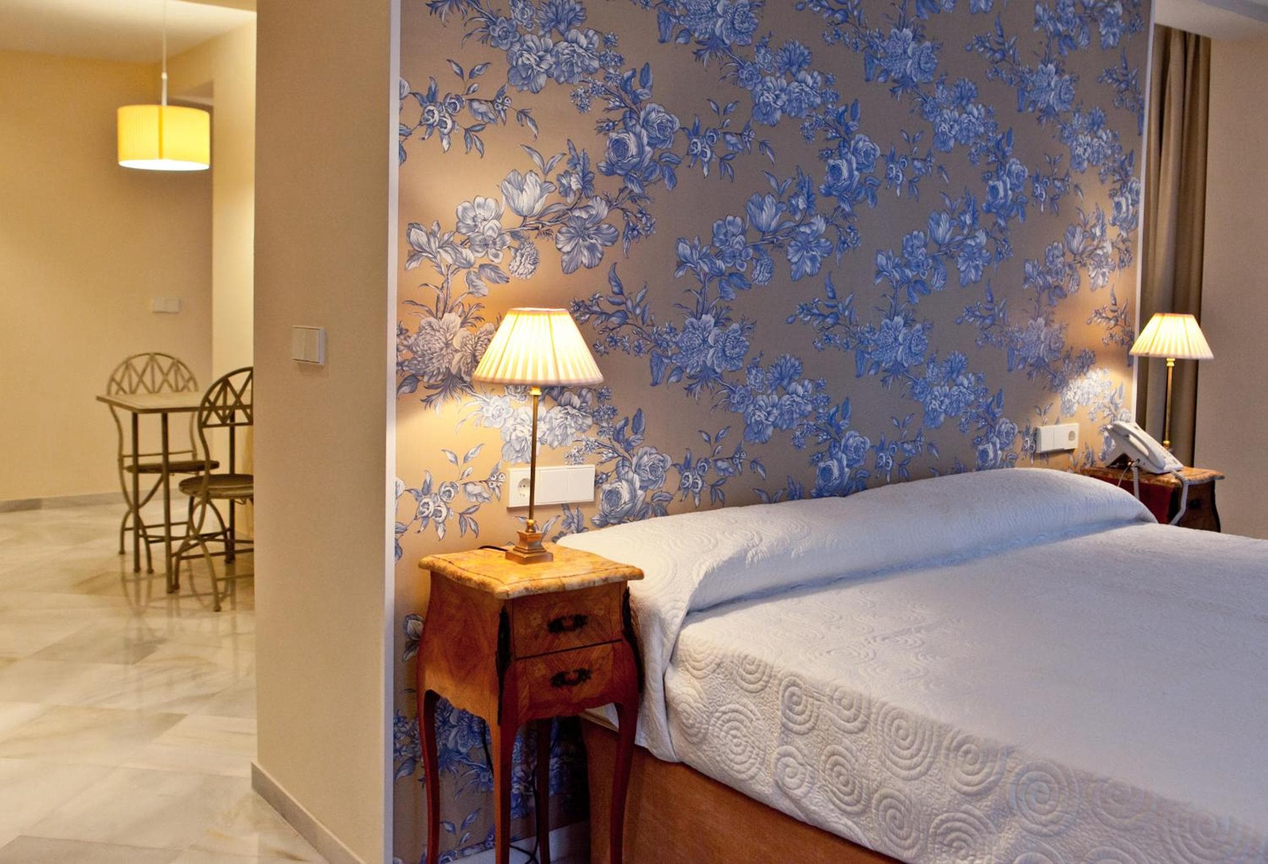 Suites Murillo Alcázar — 10