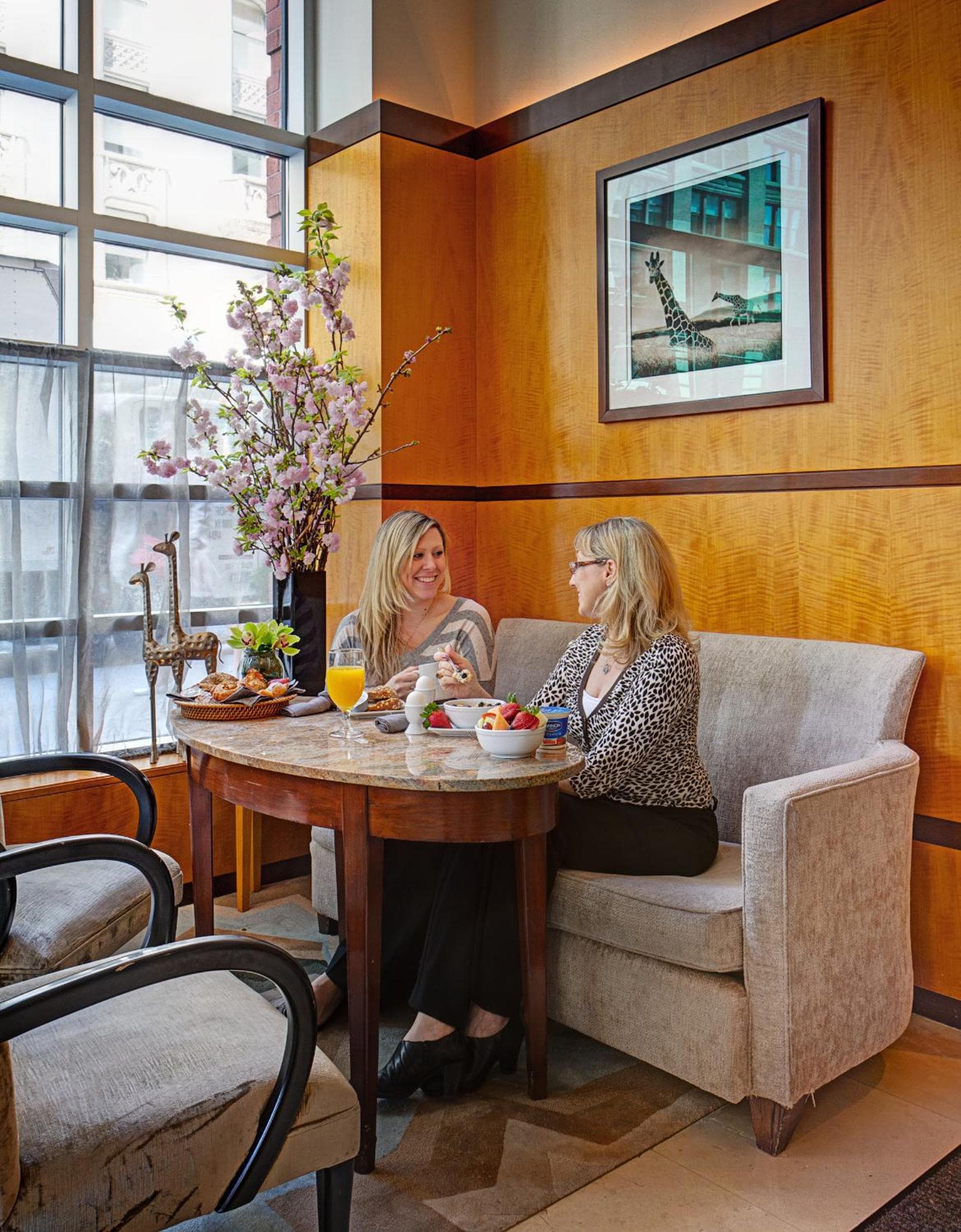 Hotel Giraffe di Library Hotel Collection — 24