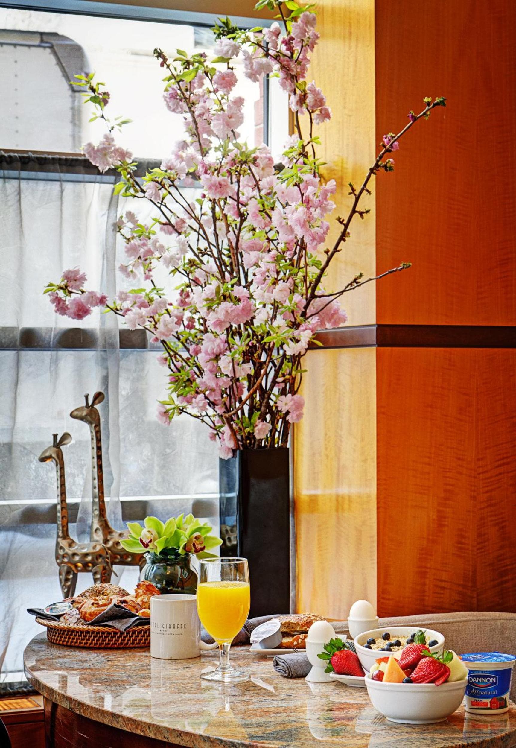 Hotel Giraffe di Library Hotel Collection — 25