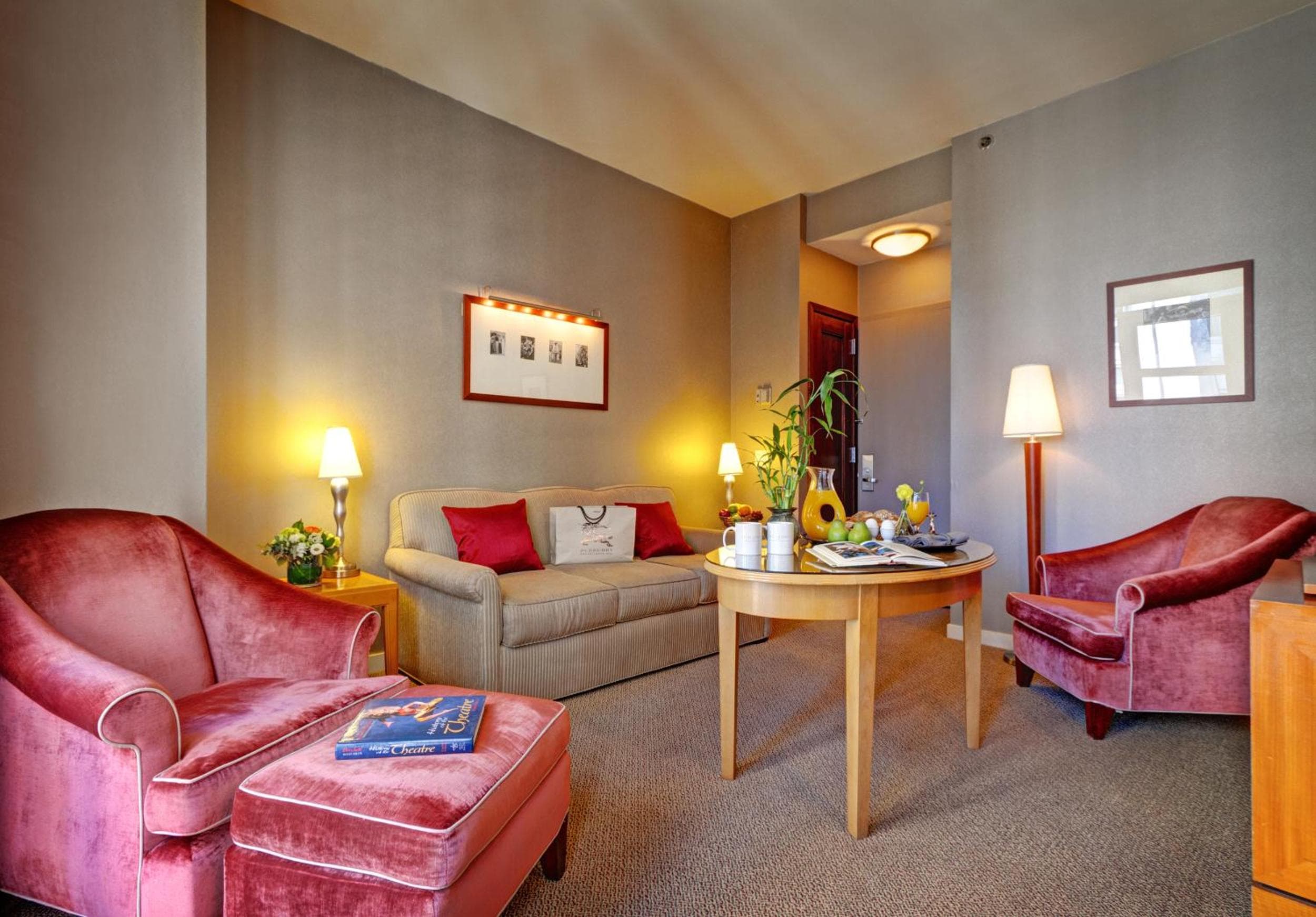Hotel Giraffe di Library Hotel Collection — 4