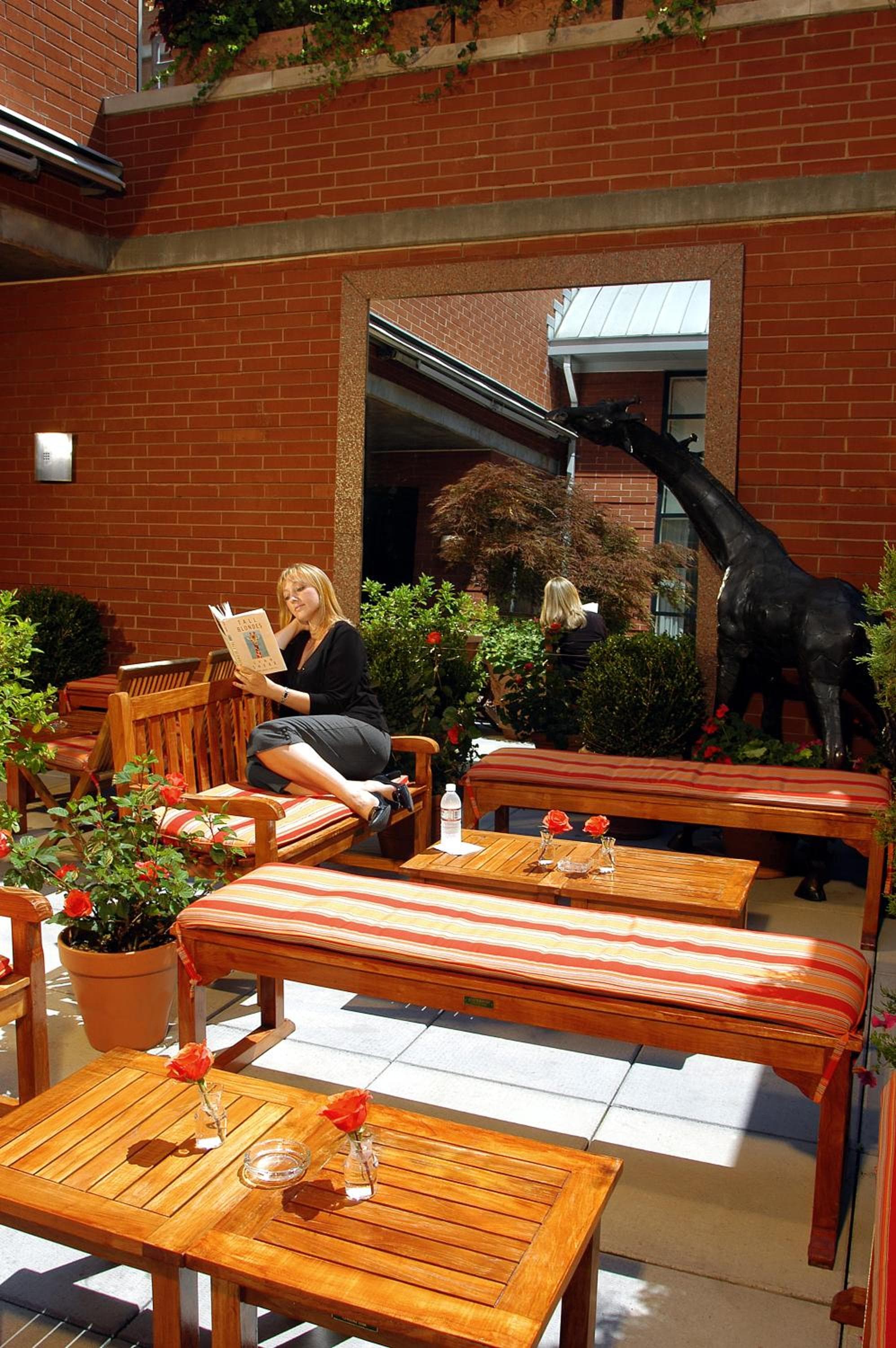 Hotel Giraffe di Library Hotel Collection — 27