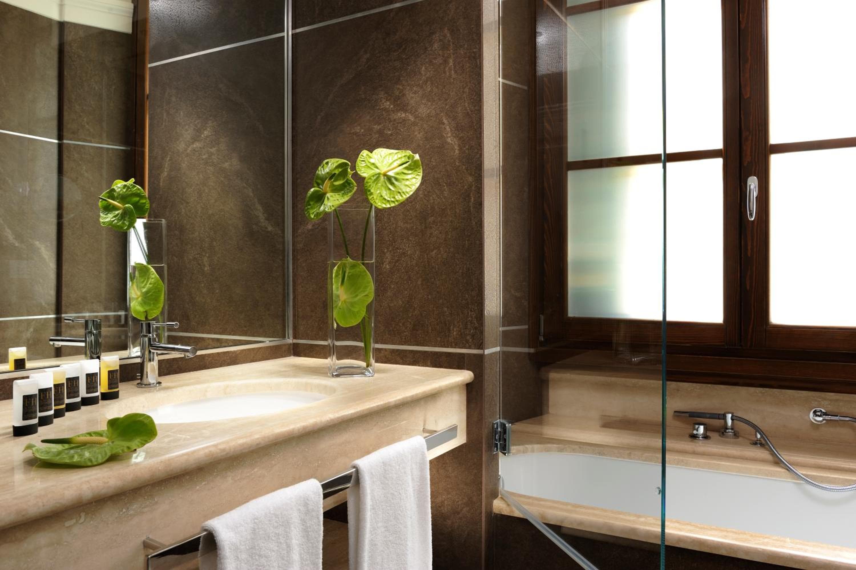 FH55 Hotel Calzaiuoli hotel, Via Calzaiuoli 6, Florence, Italy — photo 30