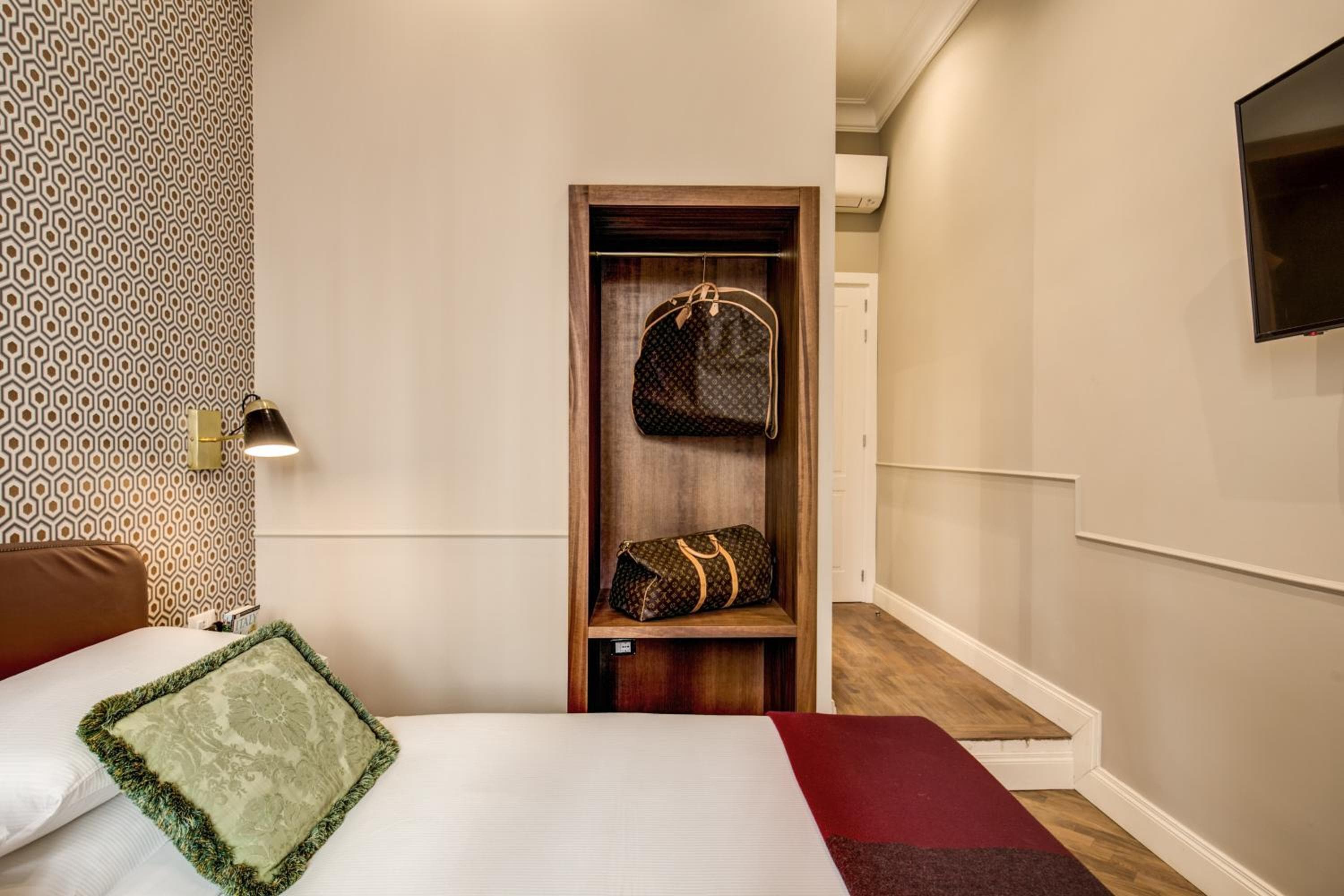 Charme Spagna Boutique Hotel — 7