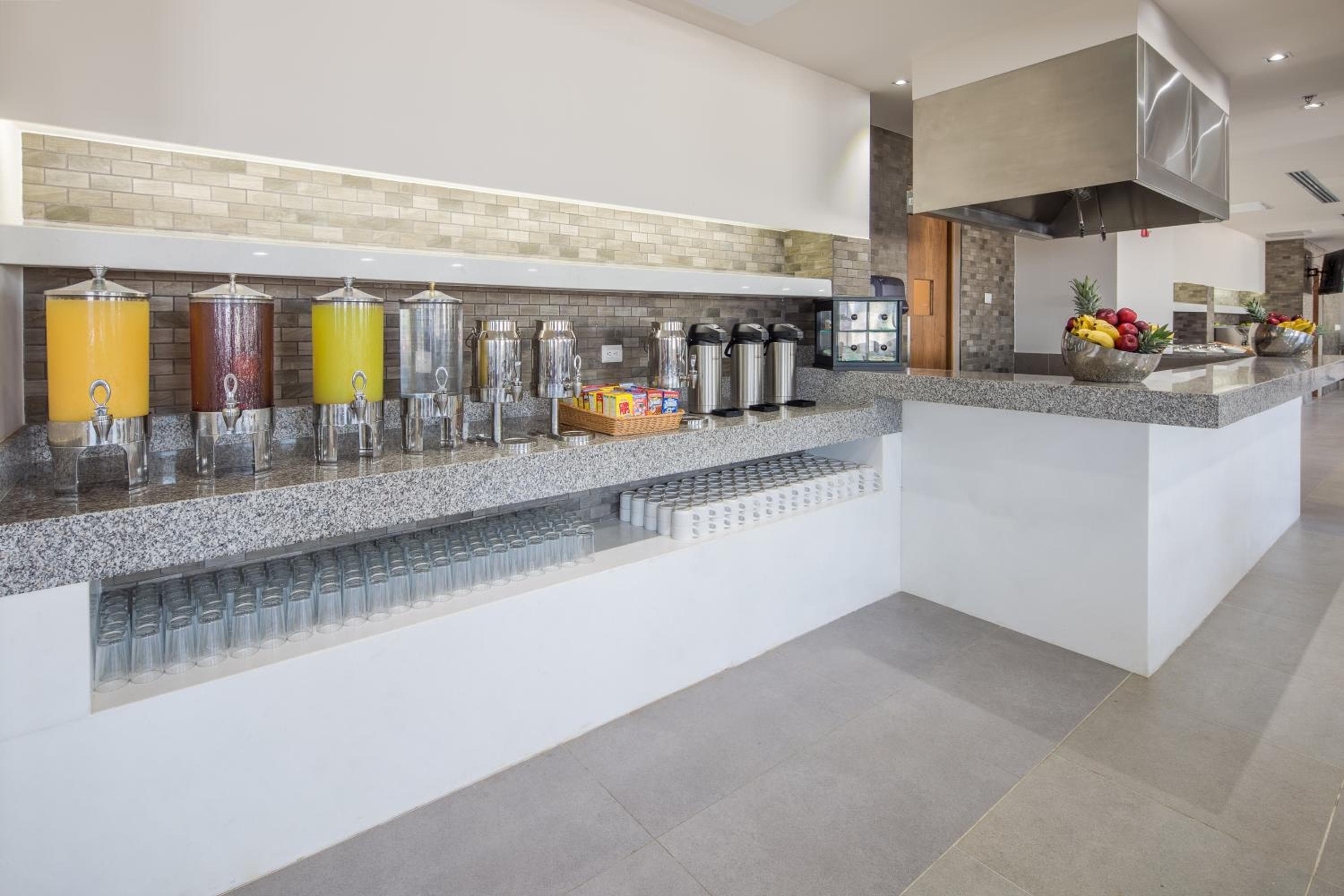 Wyndham Garden Playa del Carmen — 16