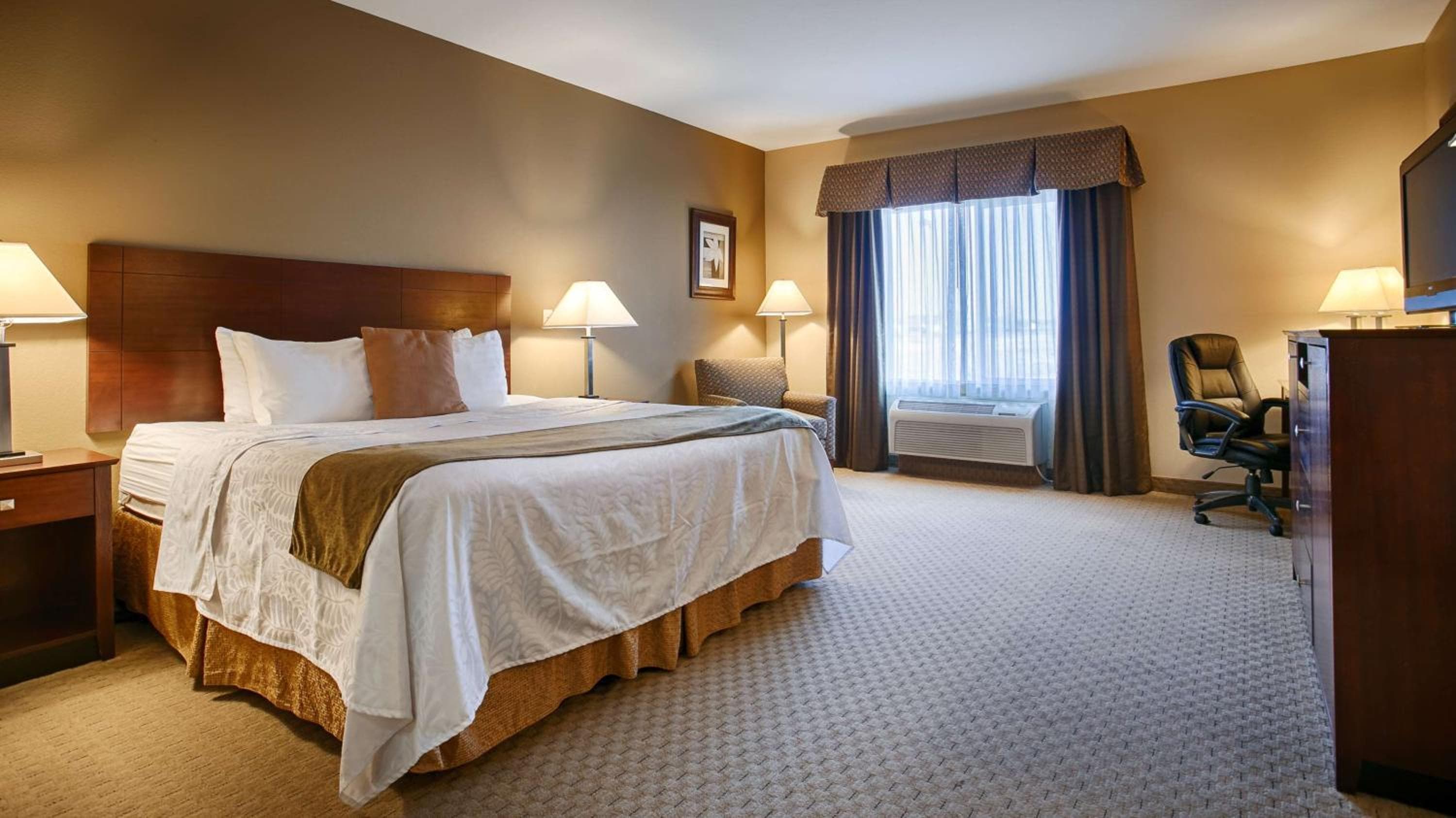 Best Western Plus Montezuma Inn and Suites — 2