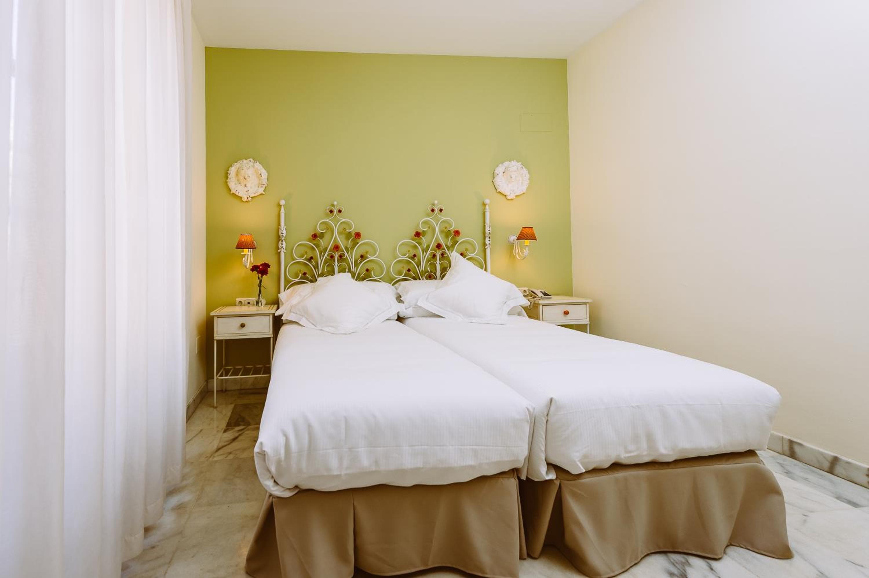 Basic Hotel Doña Manuela — 9