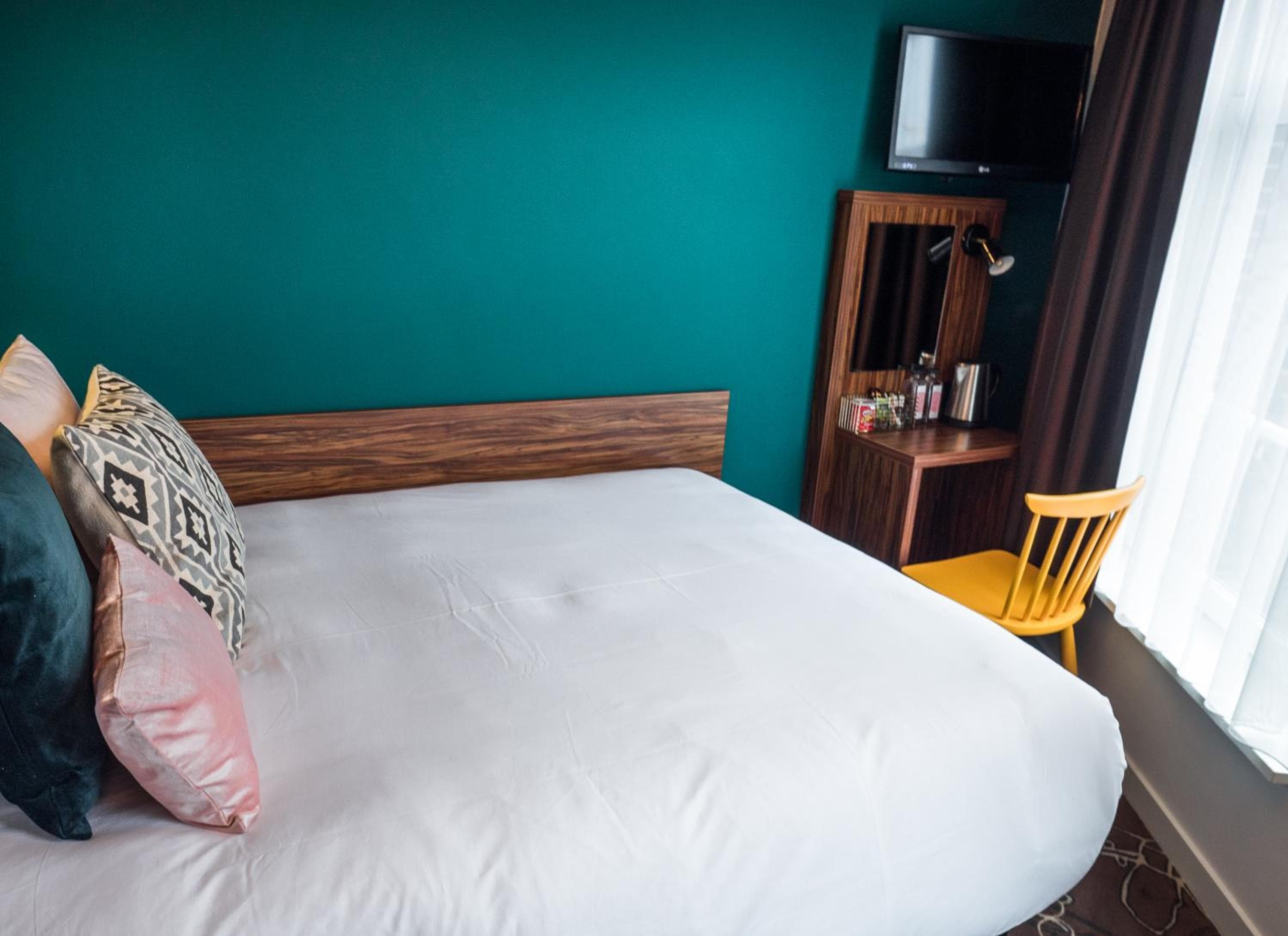 Linden Hotel — 13