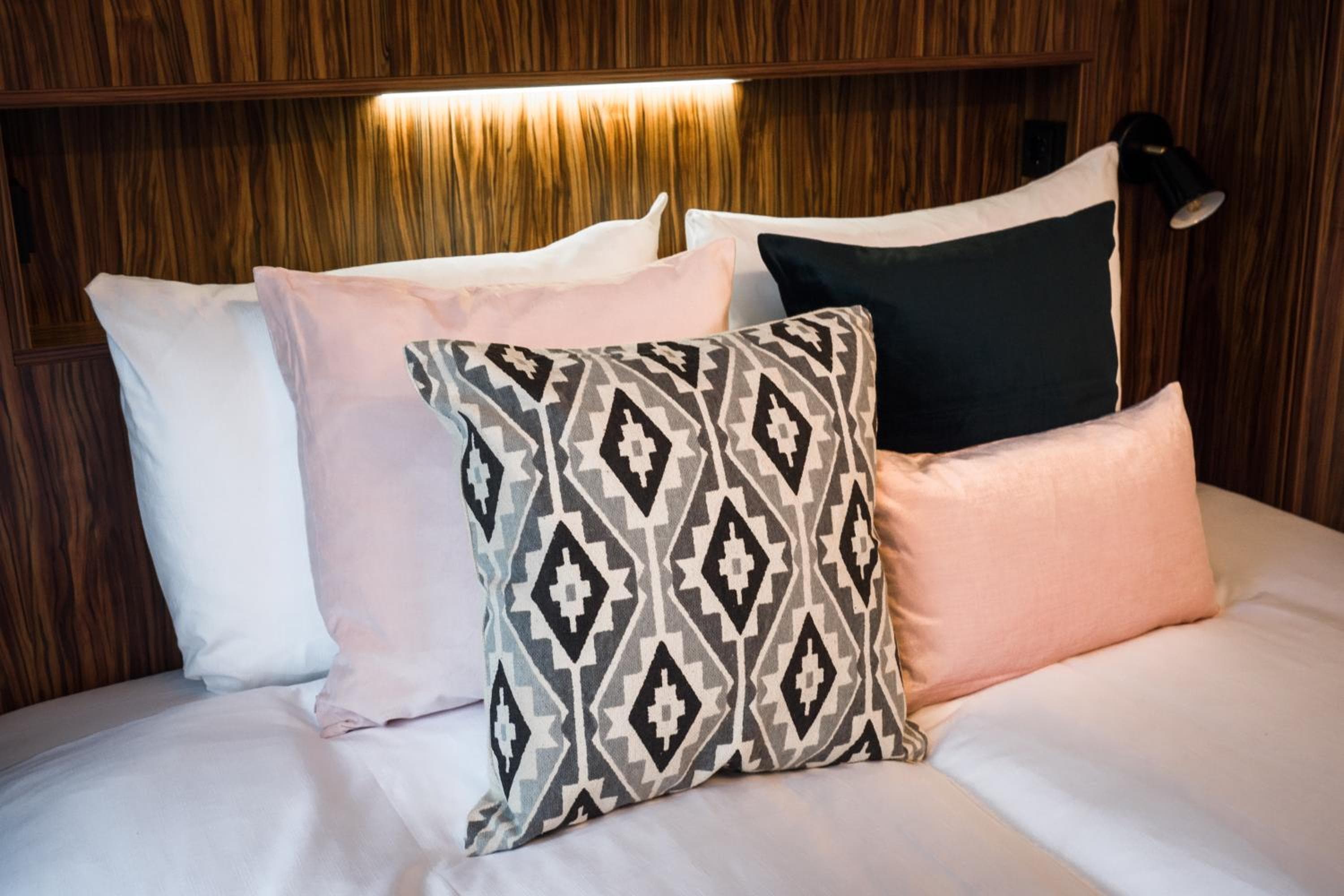 Linden Hotel — 16