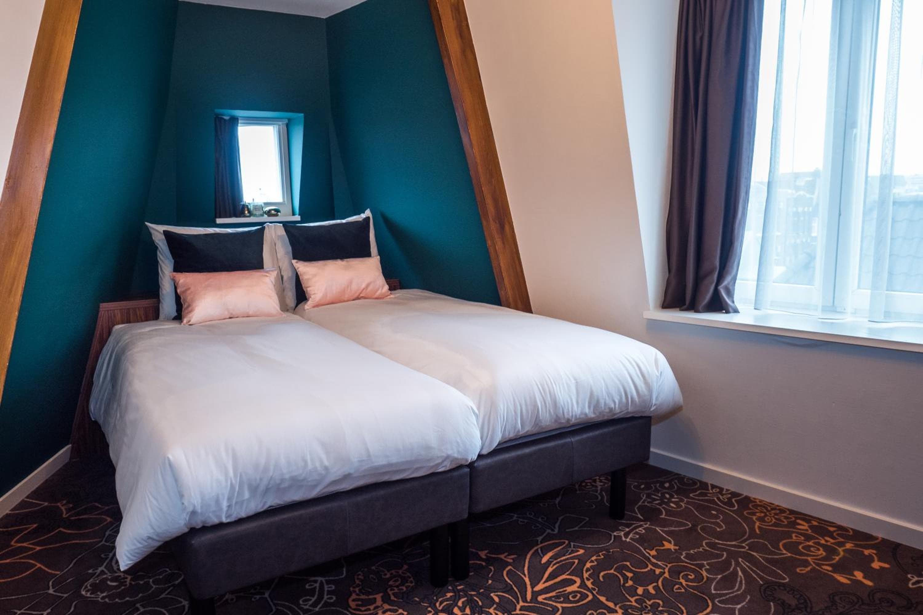 Linden Hotel — 18