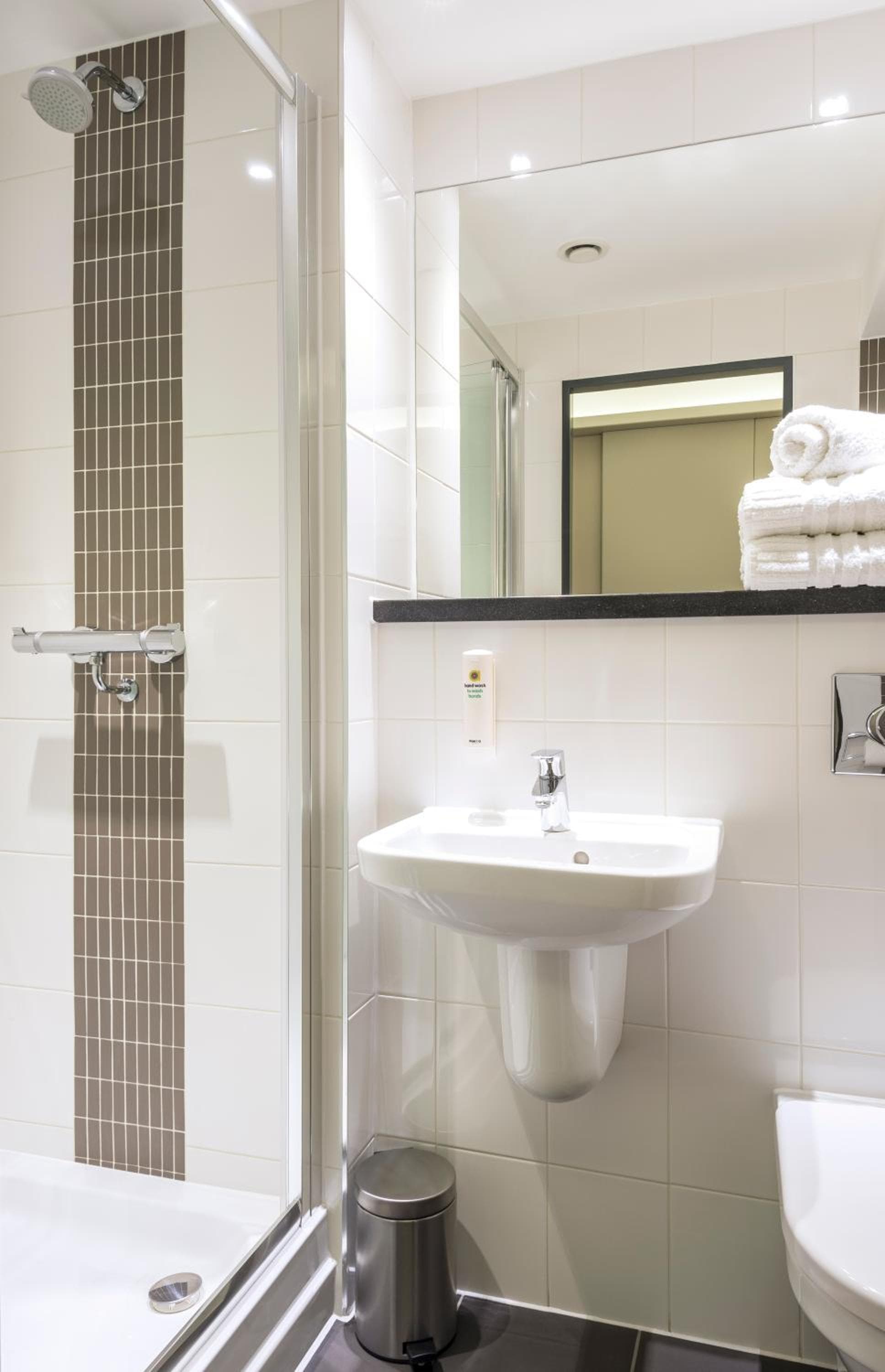 Punto A Hotel Londra Canary Wharf — 17