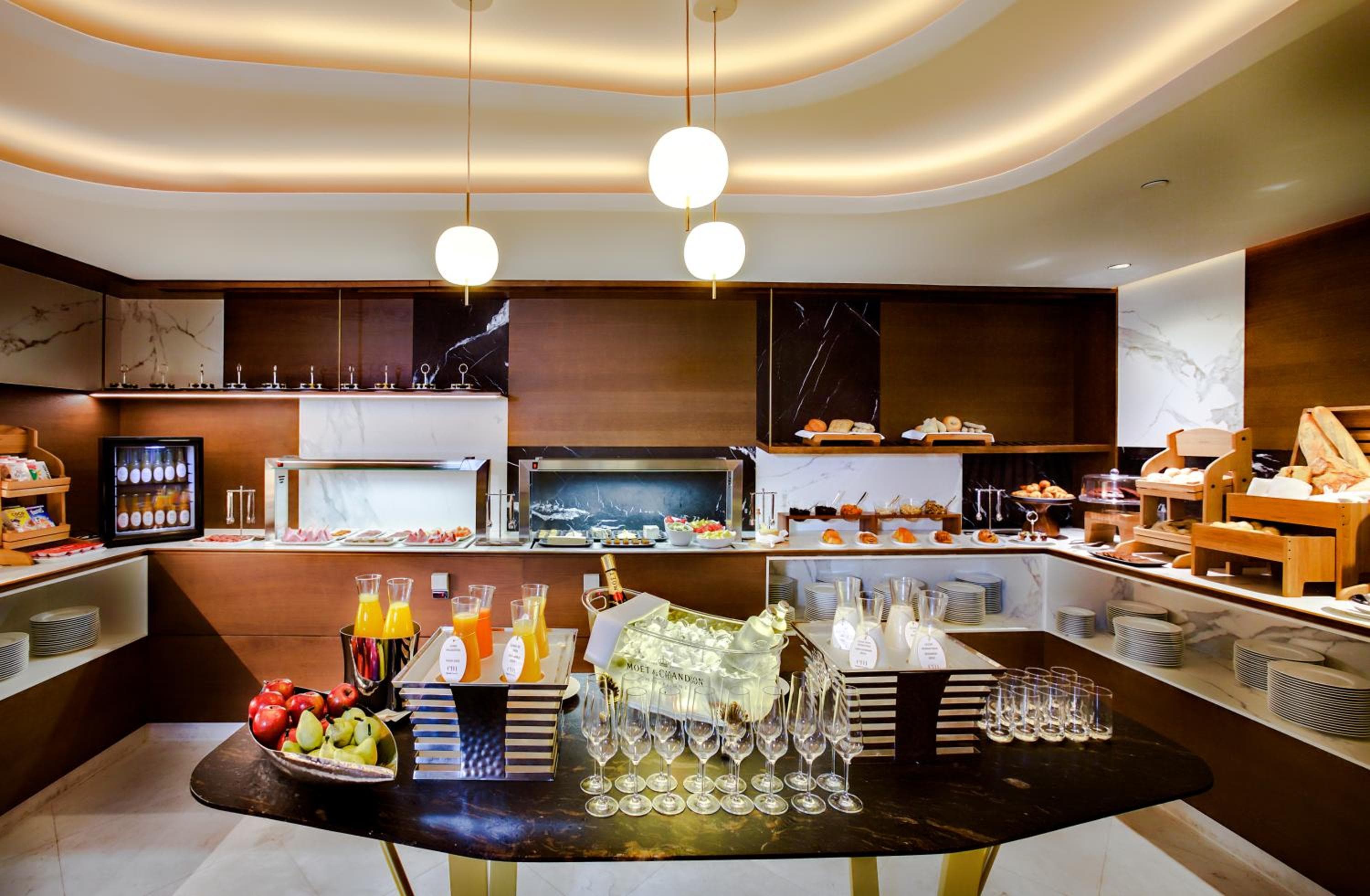 Barceló Emperatriz — 14