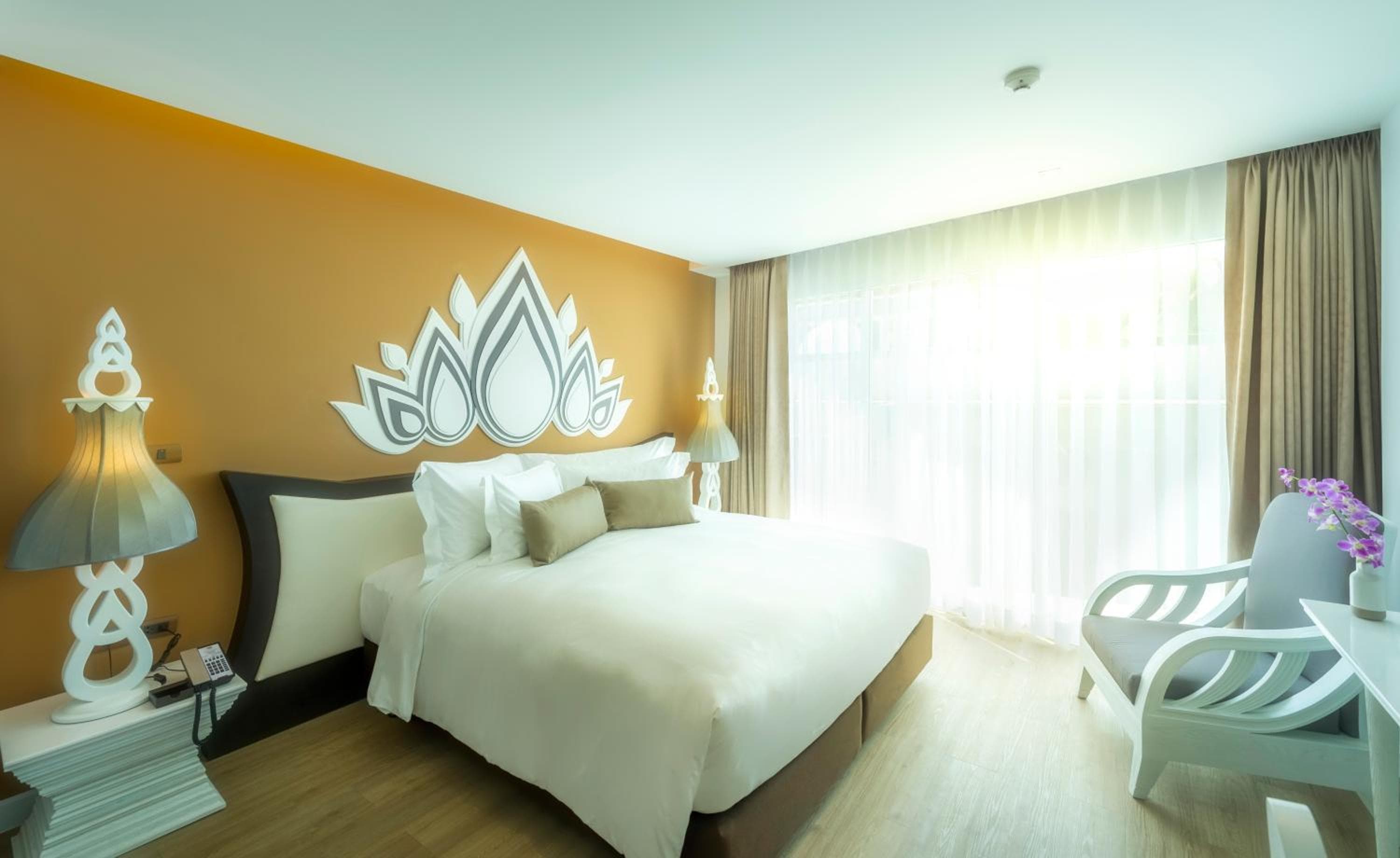 Anajak Bangkok Hotel - SHA Plus — 13