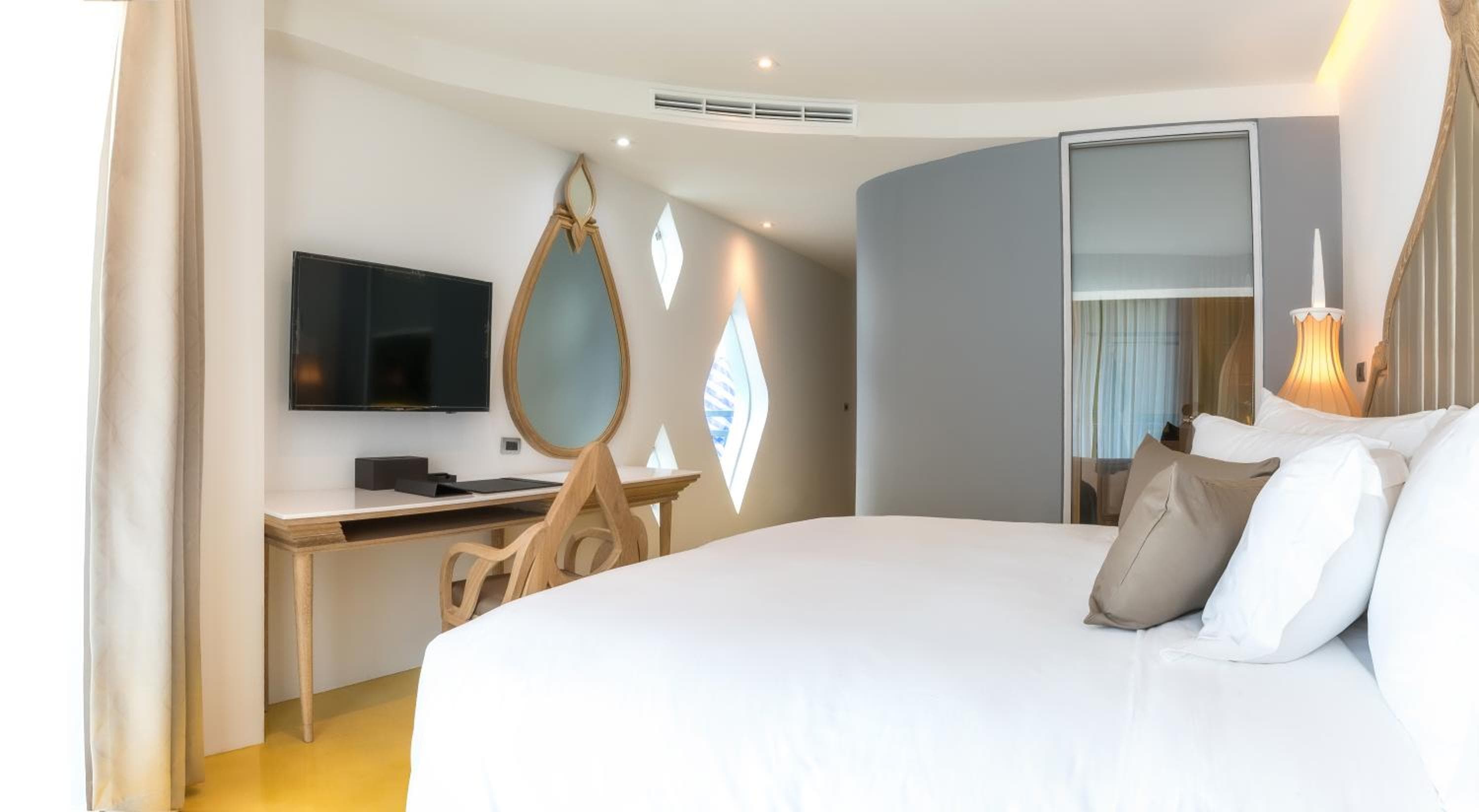 Anajak Bangkok Hotel - SHA Plus — 14