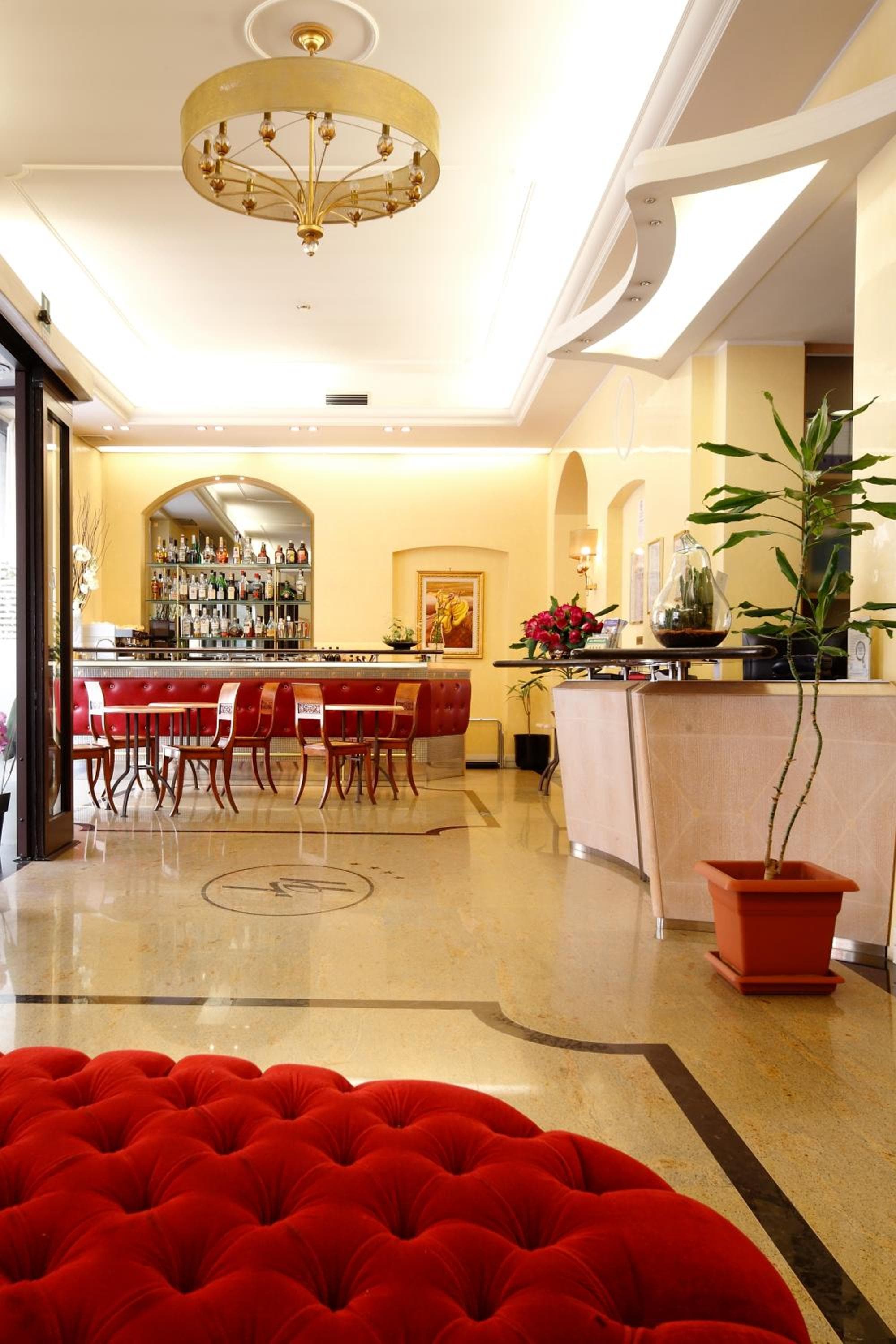 Hotel Terminal — 19