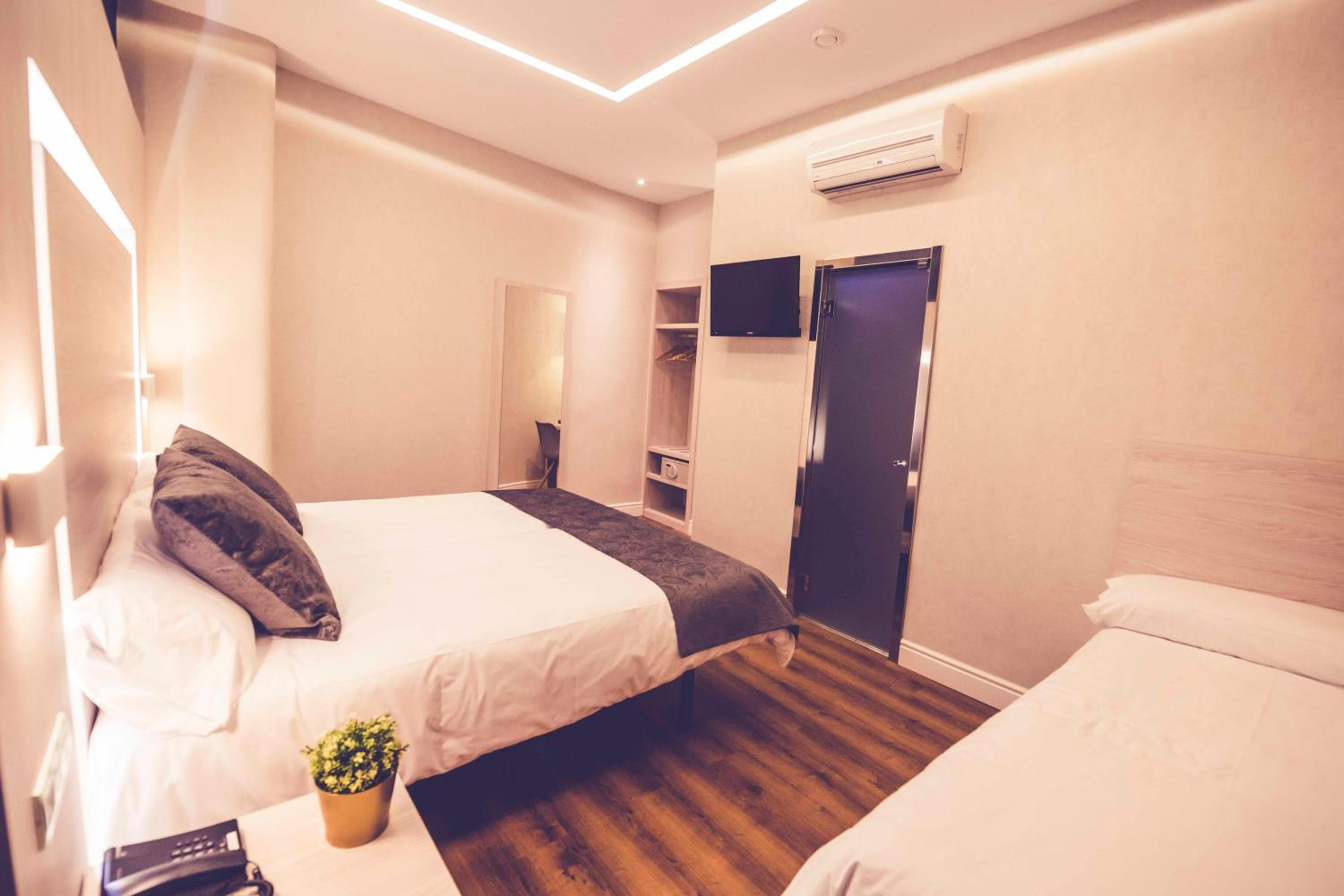 Hostal Lisboa — 19