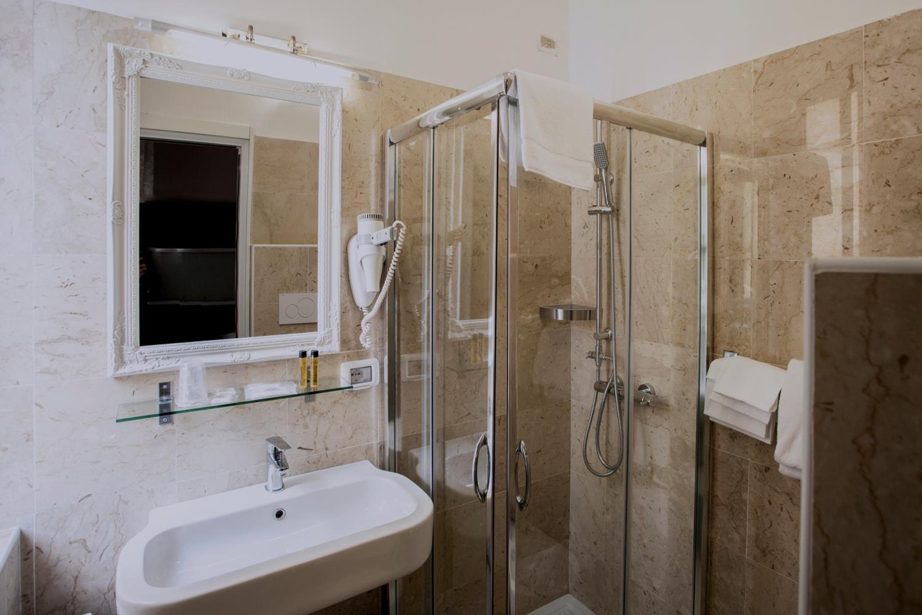 Hotel Bolzano — 11