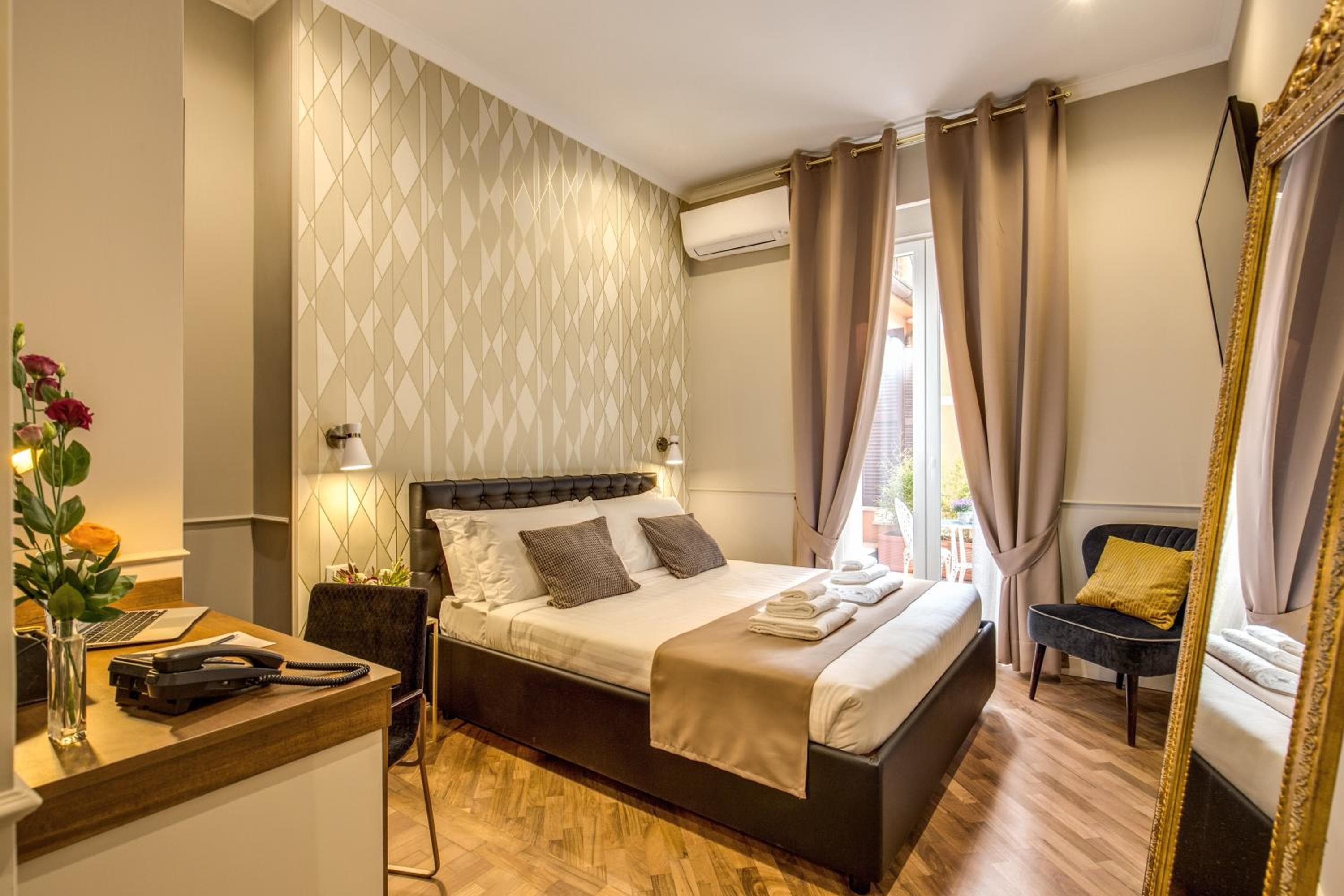Charme Spagna Boutique Hotel — 29