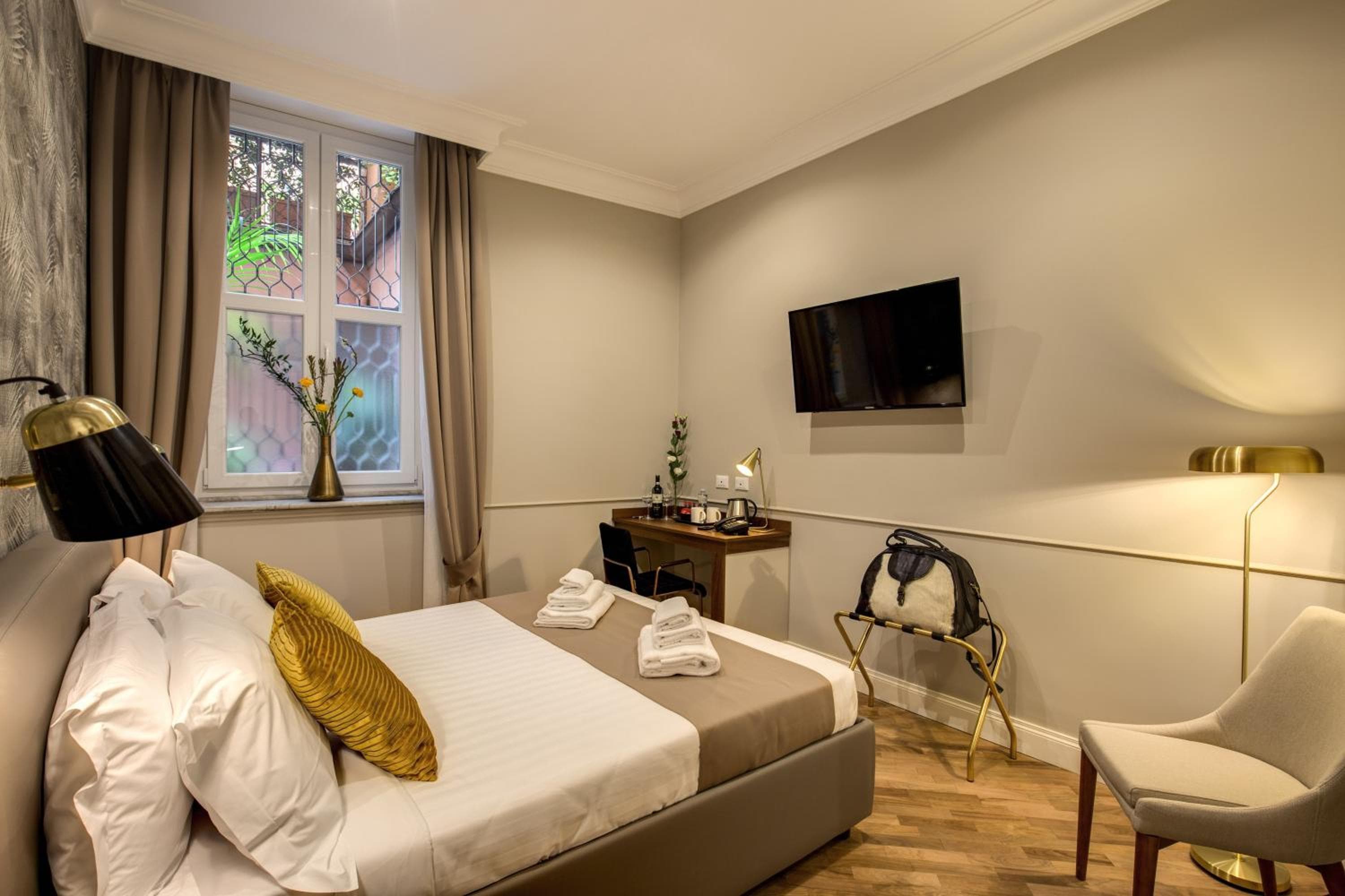 Charme Spagna Boutique Hotel — 8