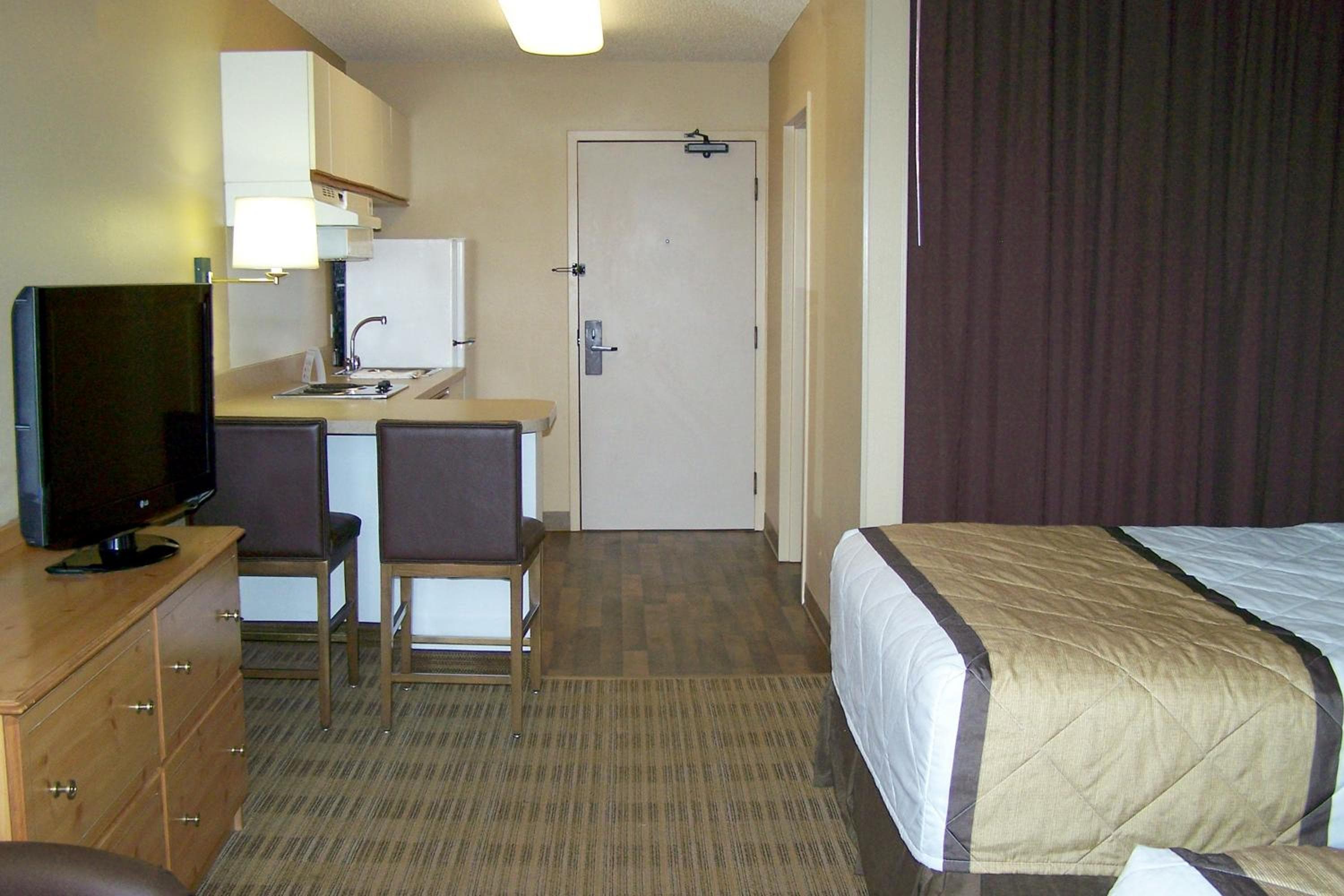 Extended Stay America Select Suites - Orlando - Southpark - Equity Row — 26