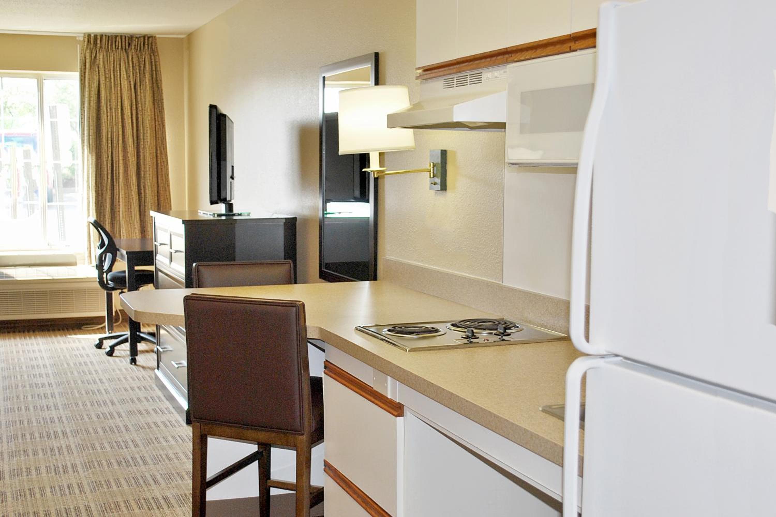 Extended Stay America Select Suites - Orlando - Southpark - Equity Row — 10