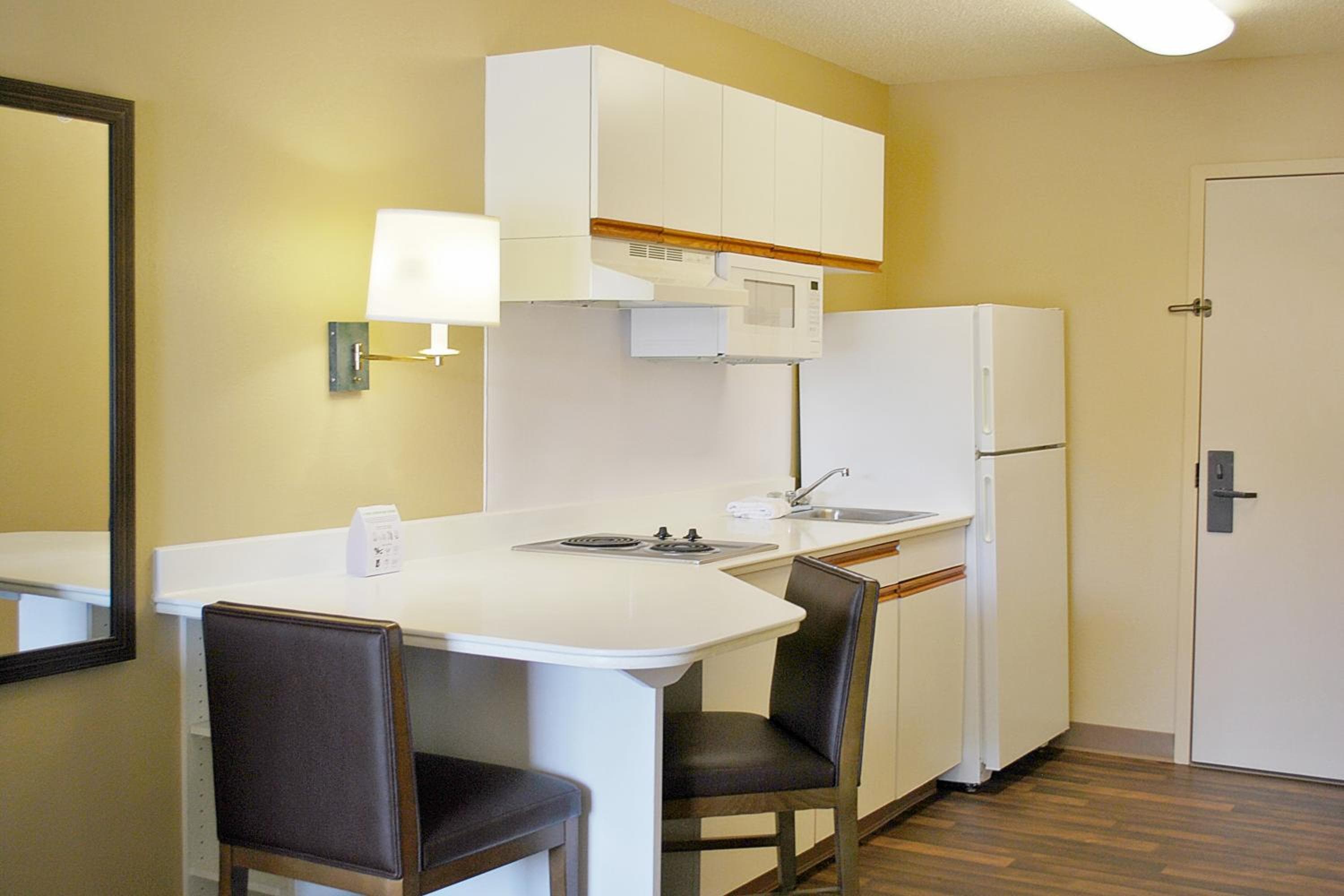 Extended Stay America Select Suites - Orlando - Southpark - Equity Row — 18