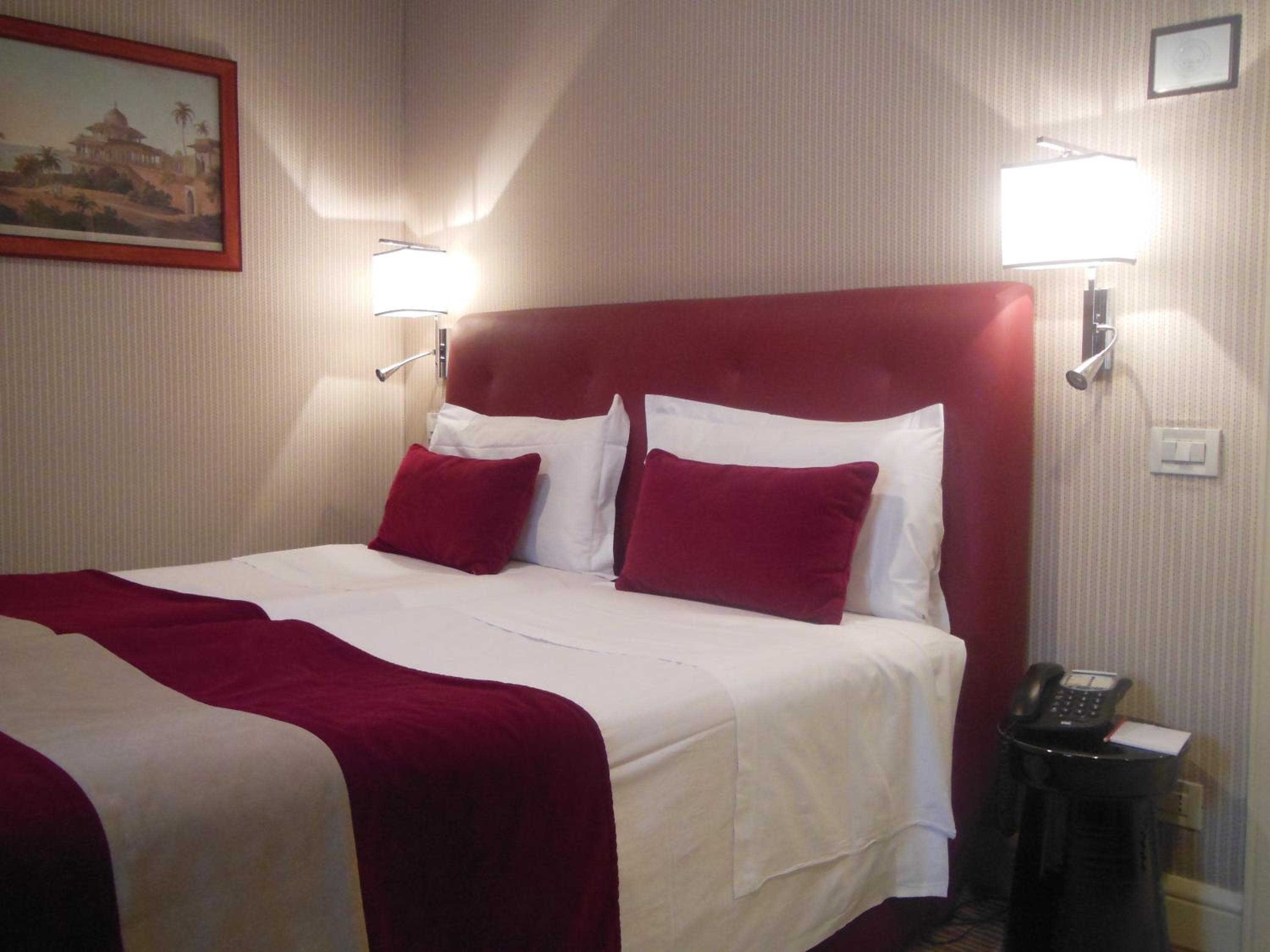 Hotel dei Borgognoni — 28