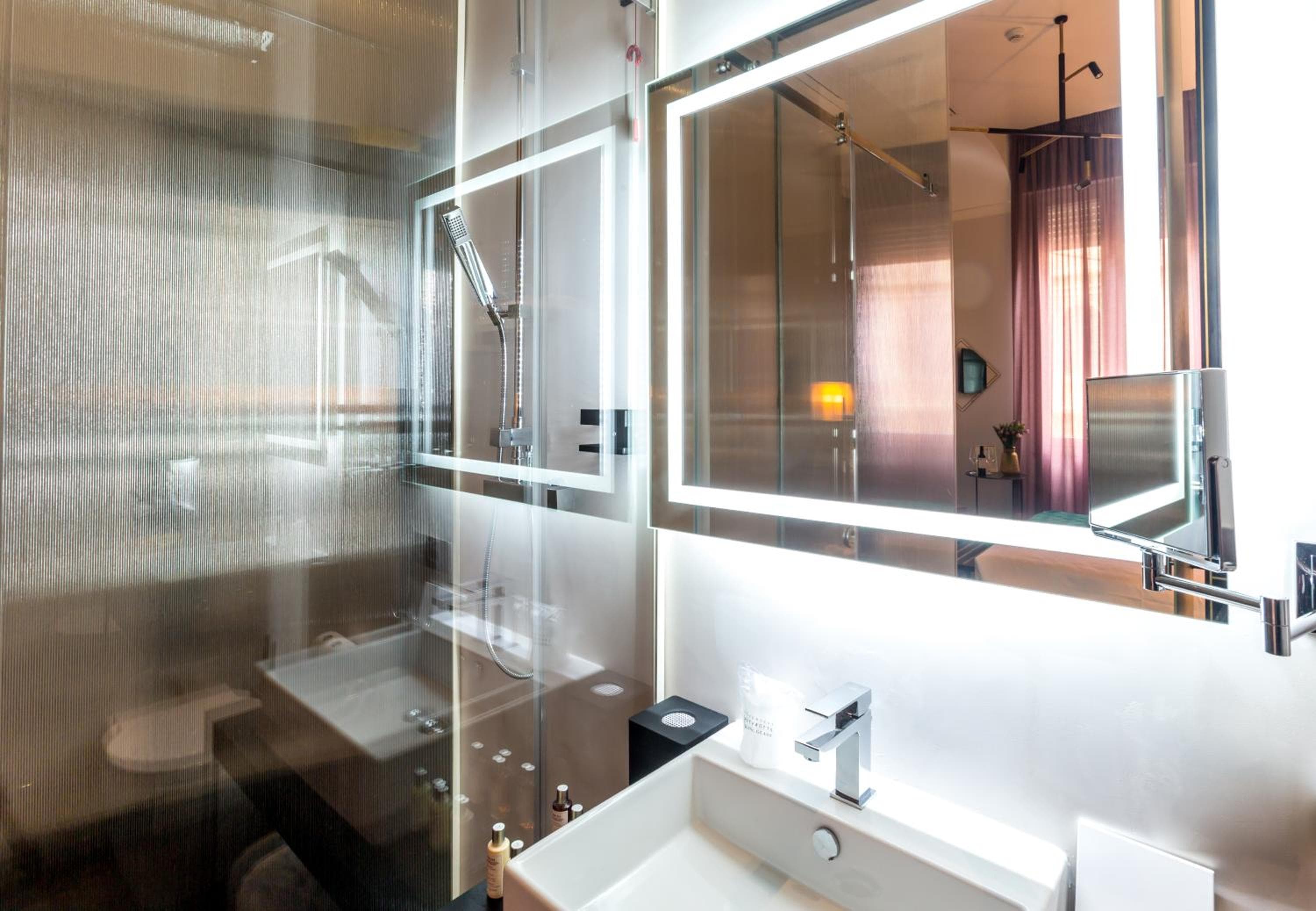 Das H'All Tailor Suite Rom — 26