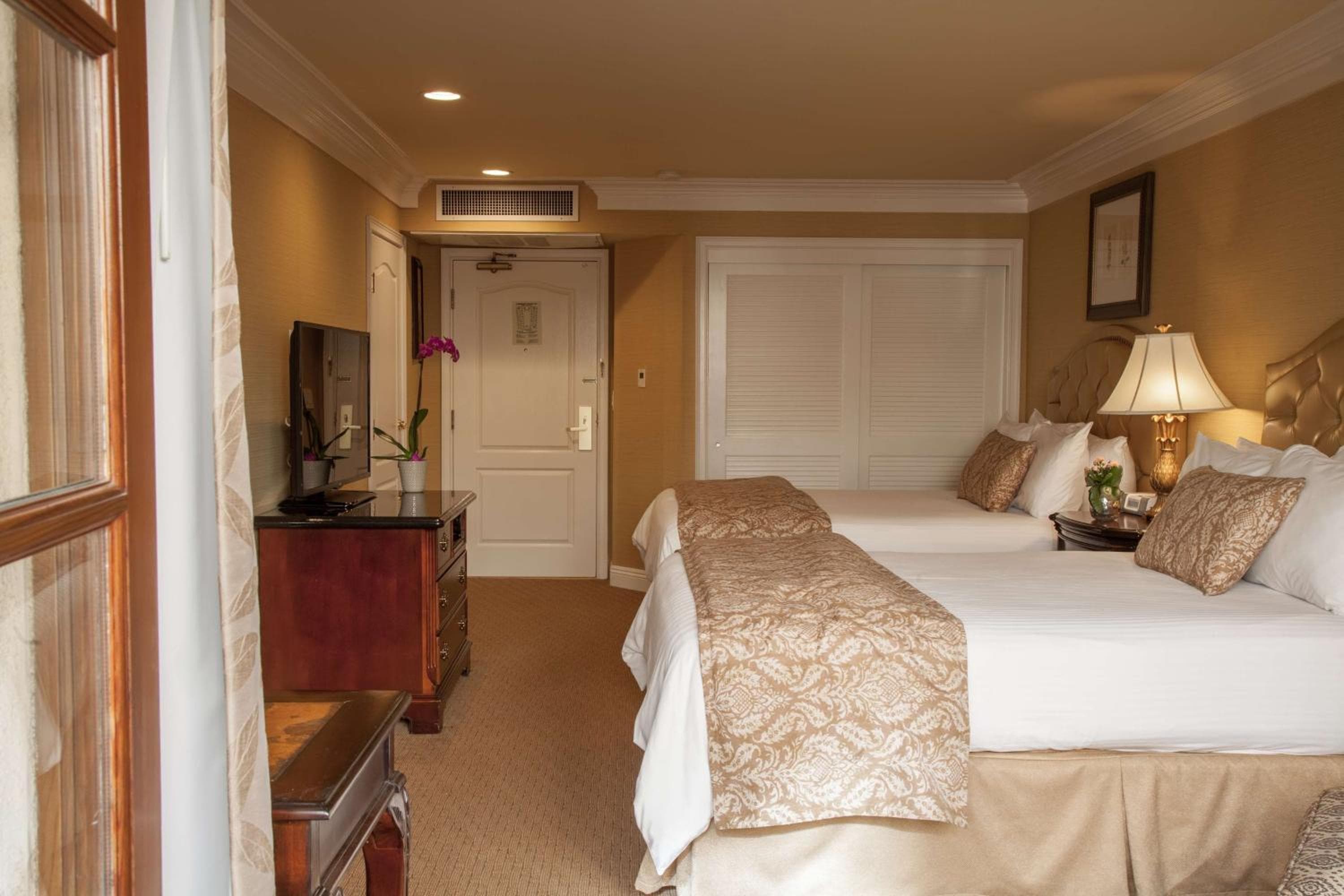 Best Western Plus Sunset Plaza Hotel — 25