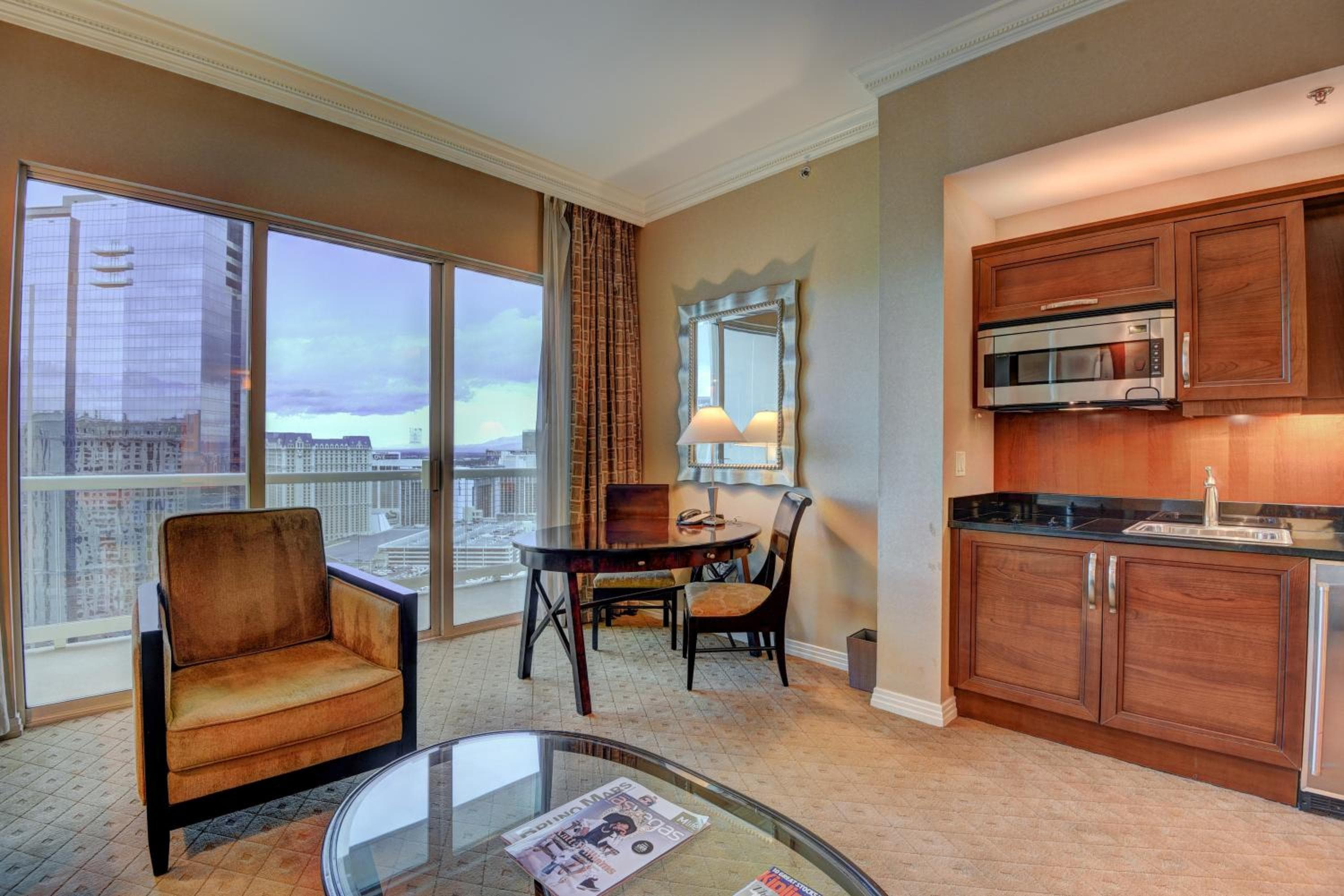 Penthouse Suite with Strip View at The Signature At MGM Grand — 5