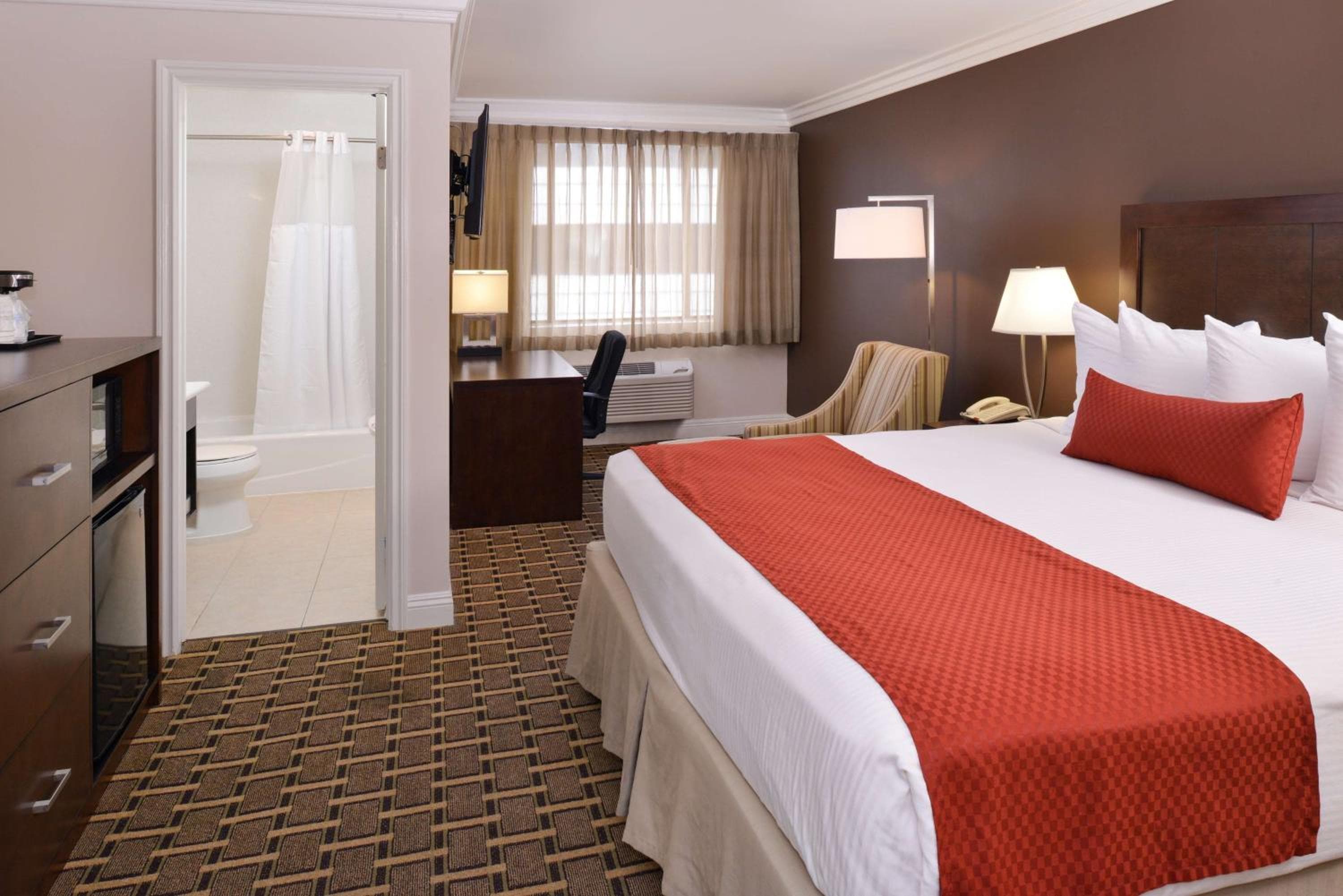 Best Western Plus LA Mid-Town Hotel — 5