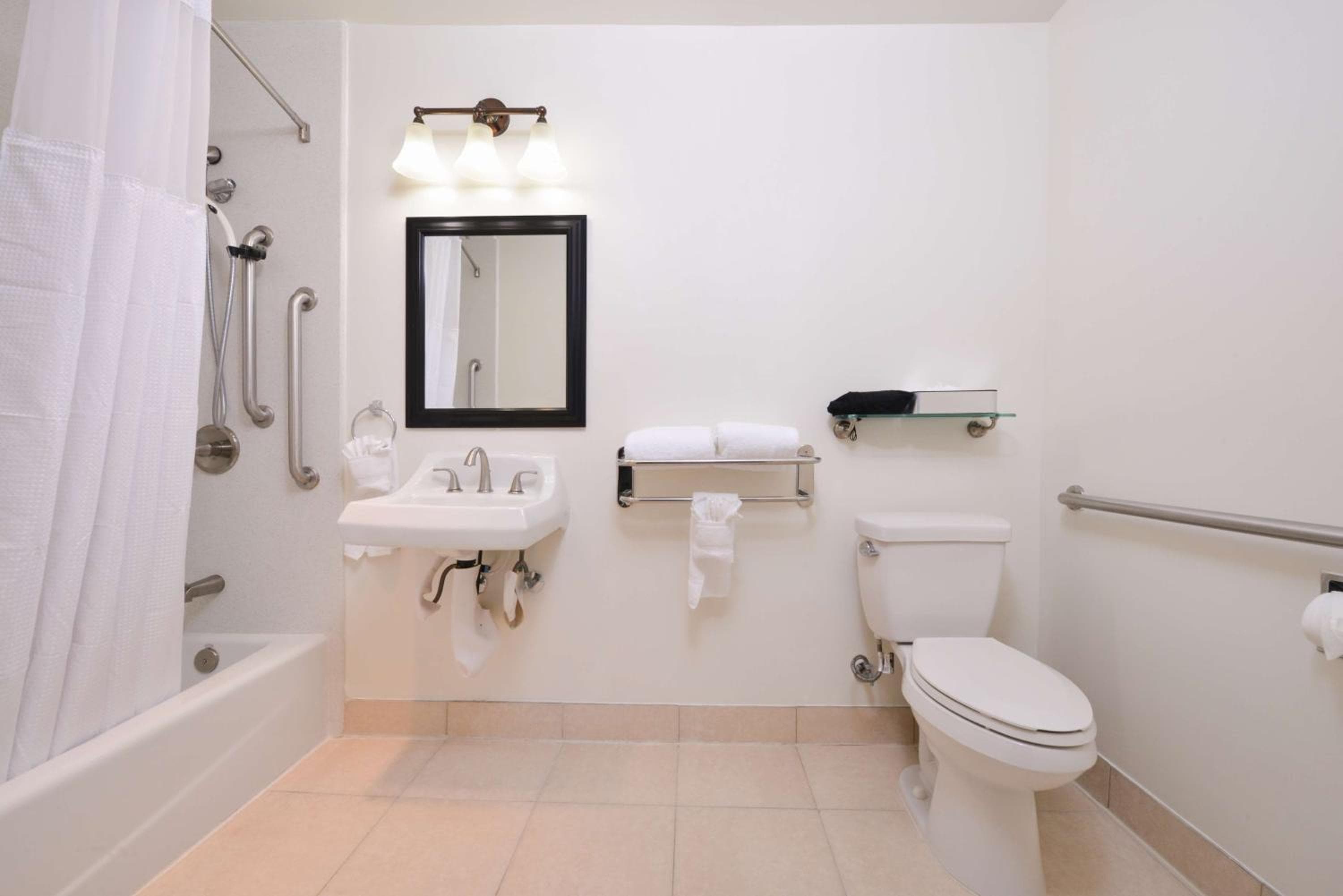 Best Western Plus LA Mid-Town Hotel — 6