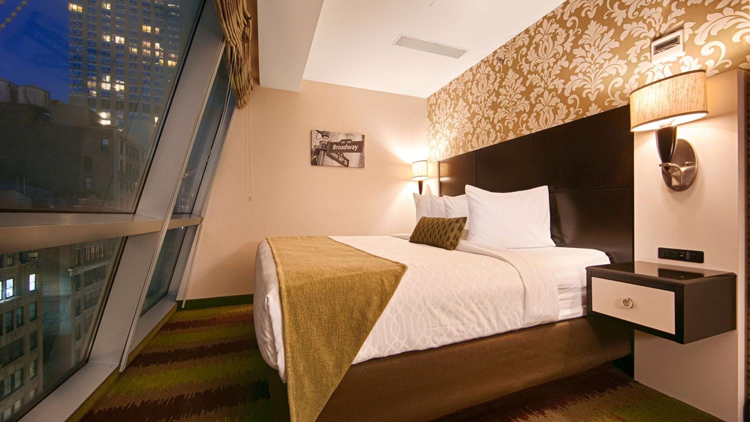 Best Western Premier Herald Square — 18