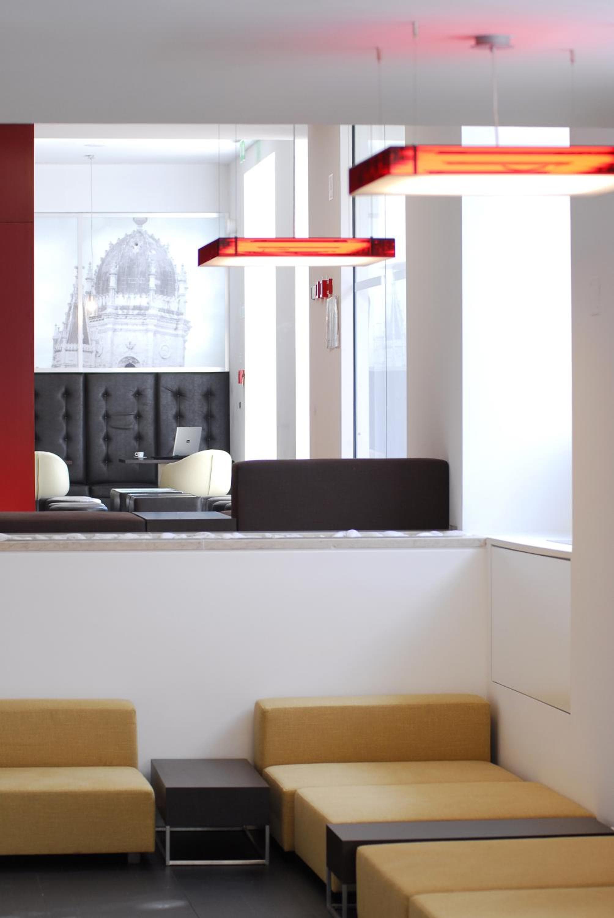 Hotel Jerónimos 8 — 27