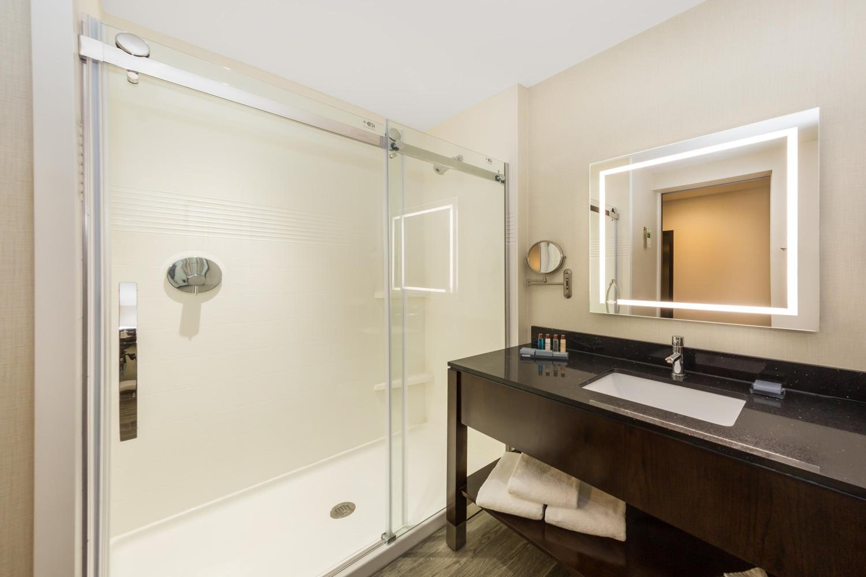 Wingate by Wyndham Miami Airport — 16