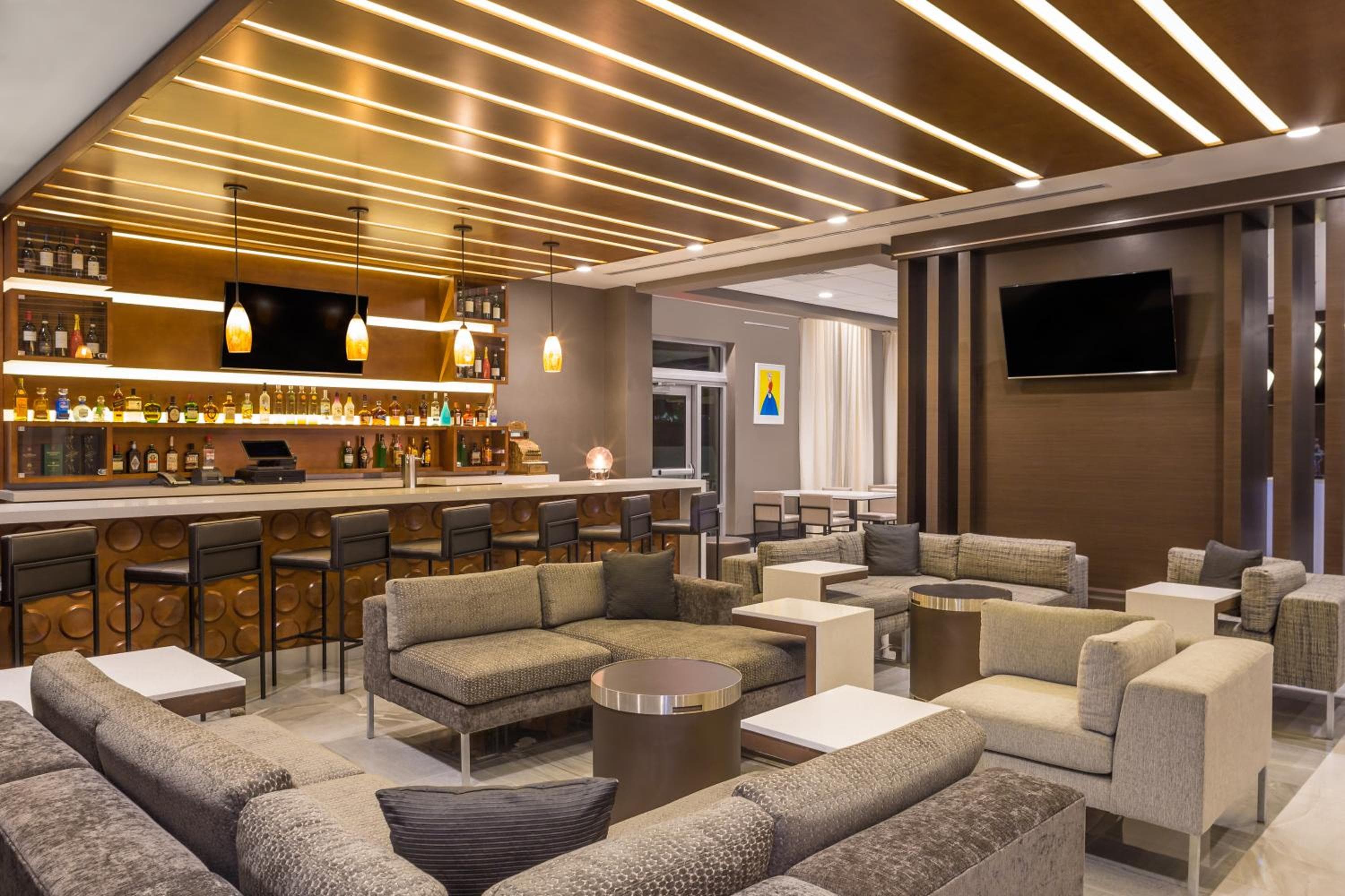 Wingate by Wyndham Miami Airport — 3
