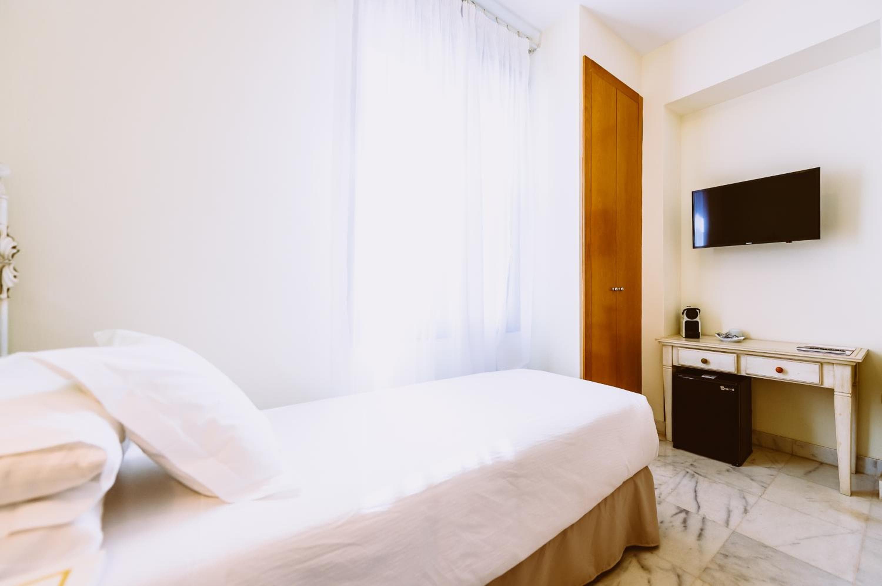 Basic Hotel Doña Manuela — 8